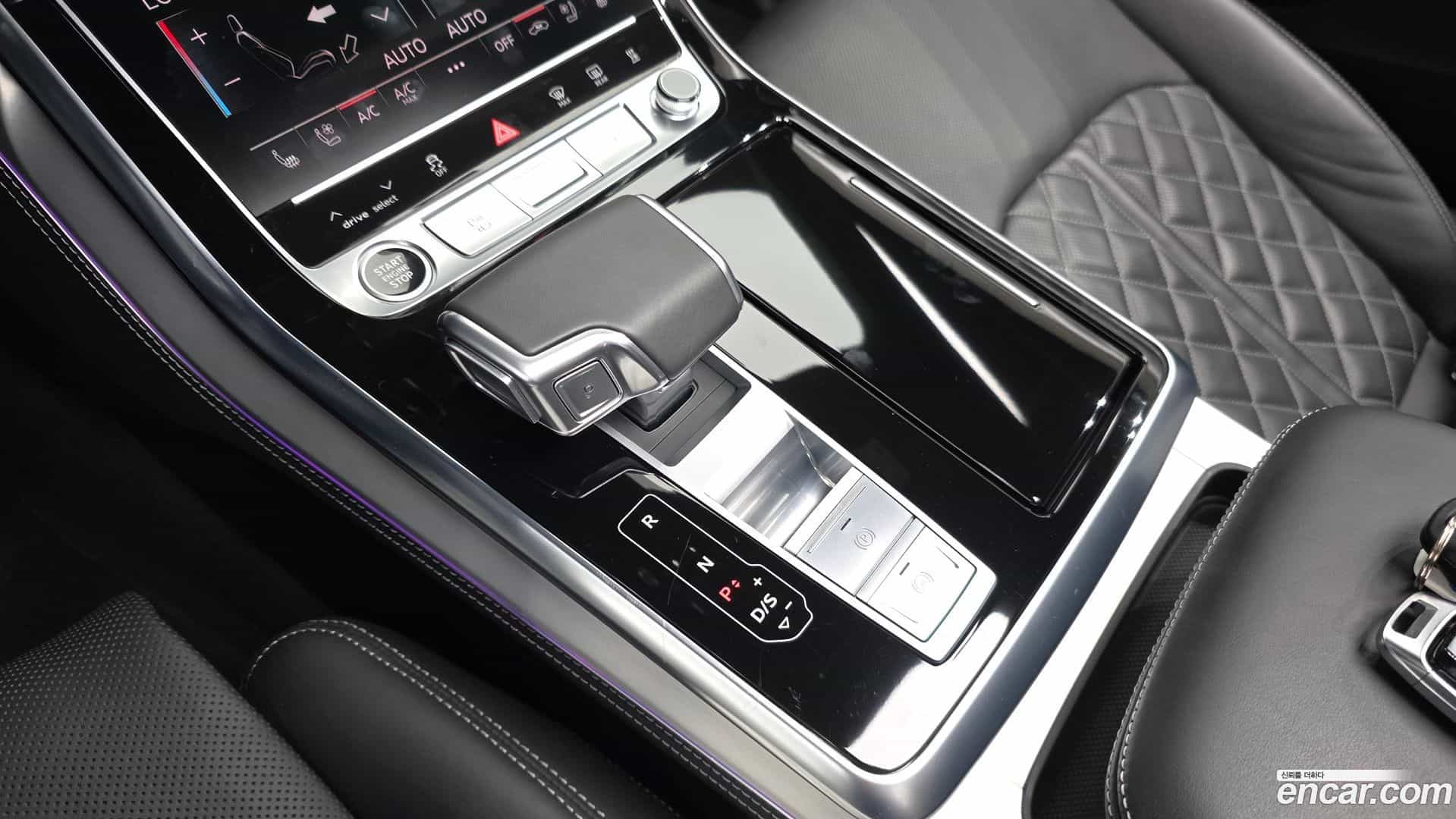 Q8 Audi 2023.11-INNER-009