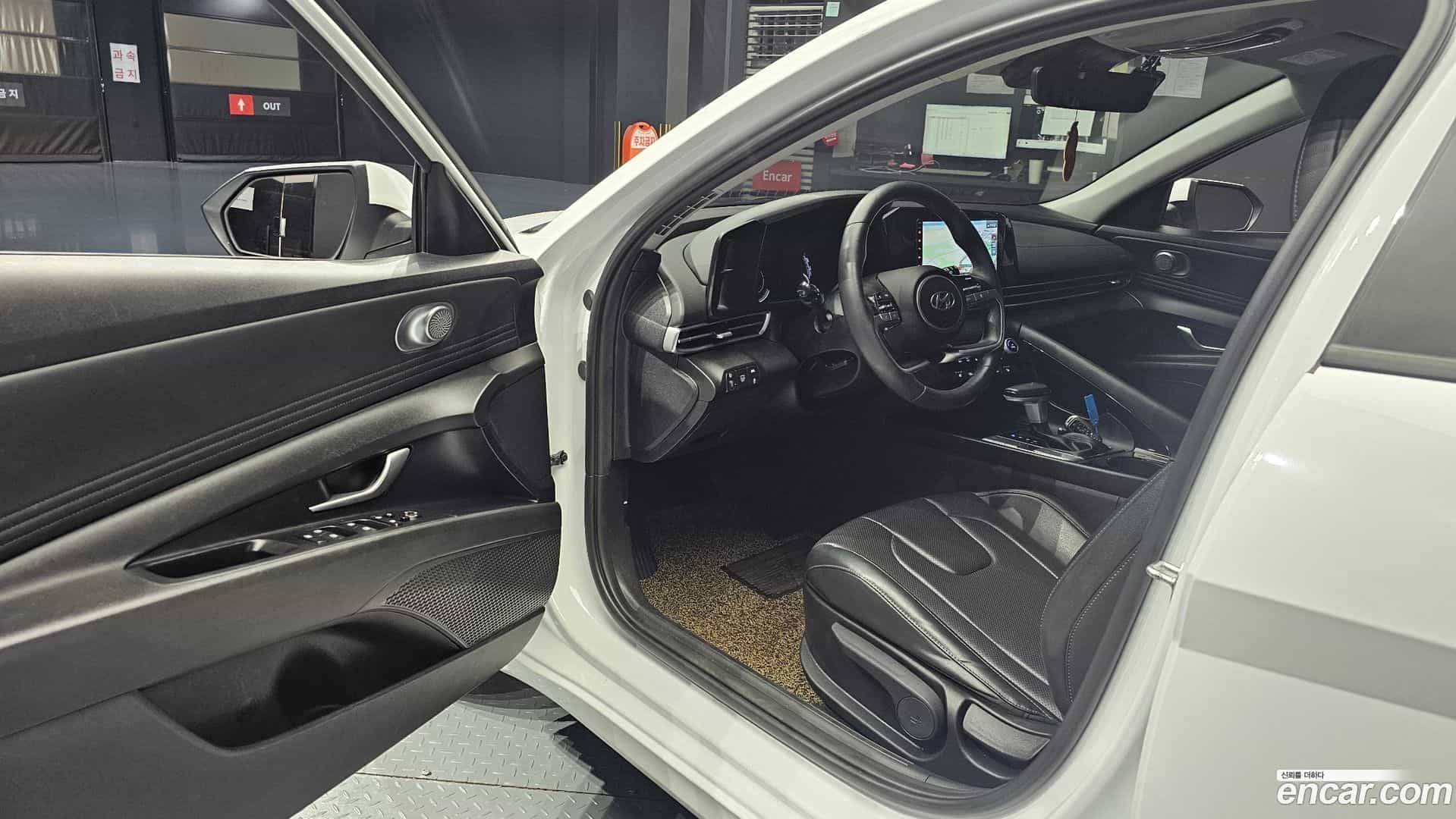 AVANTE Hyundai 2023.0-INNER-010