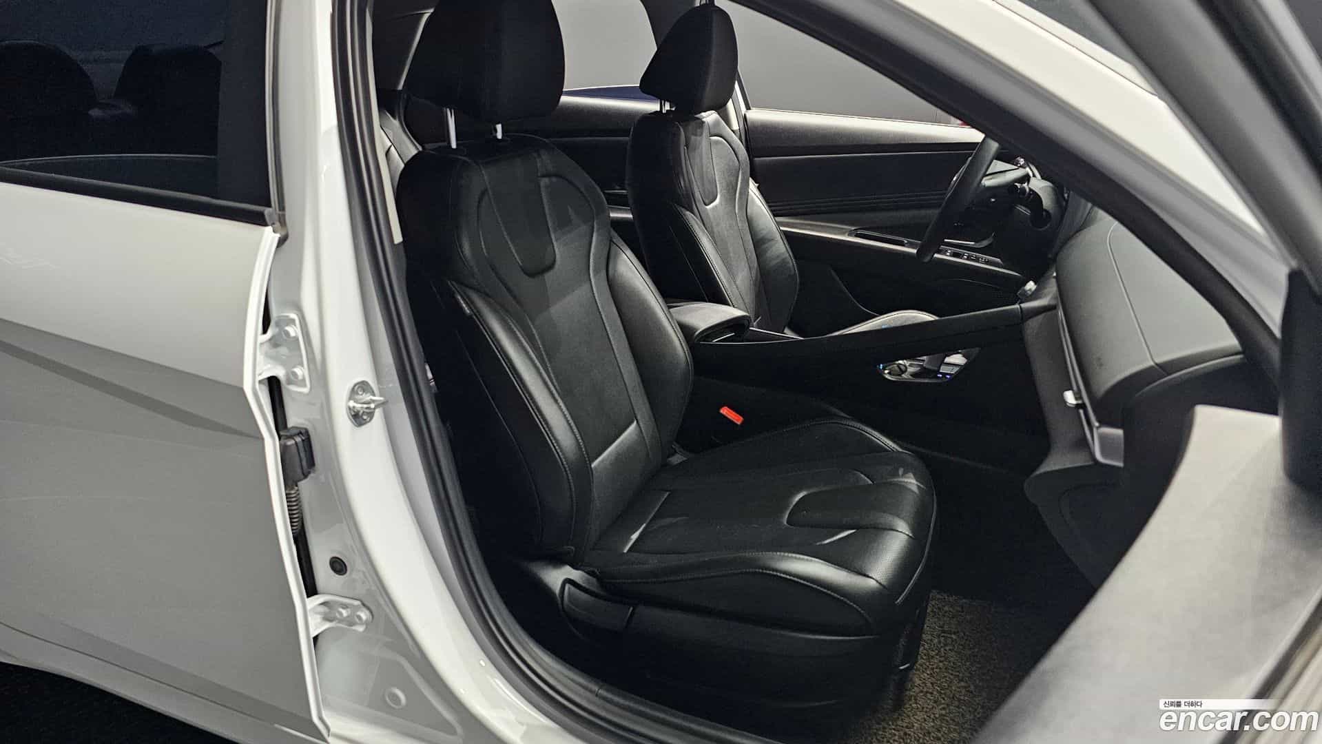AVANTE Hyundai 2023.0-OPTION-016