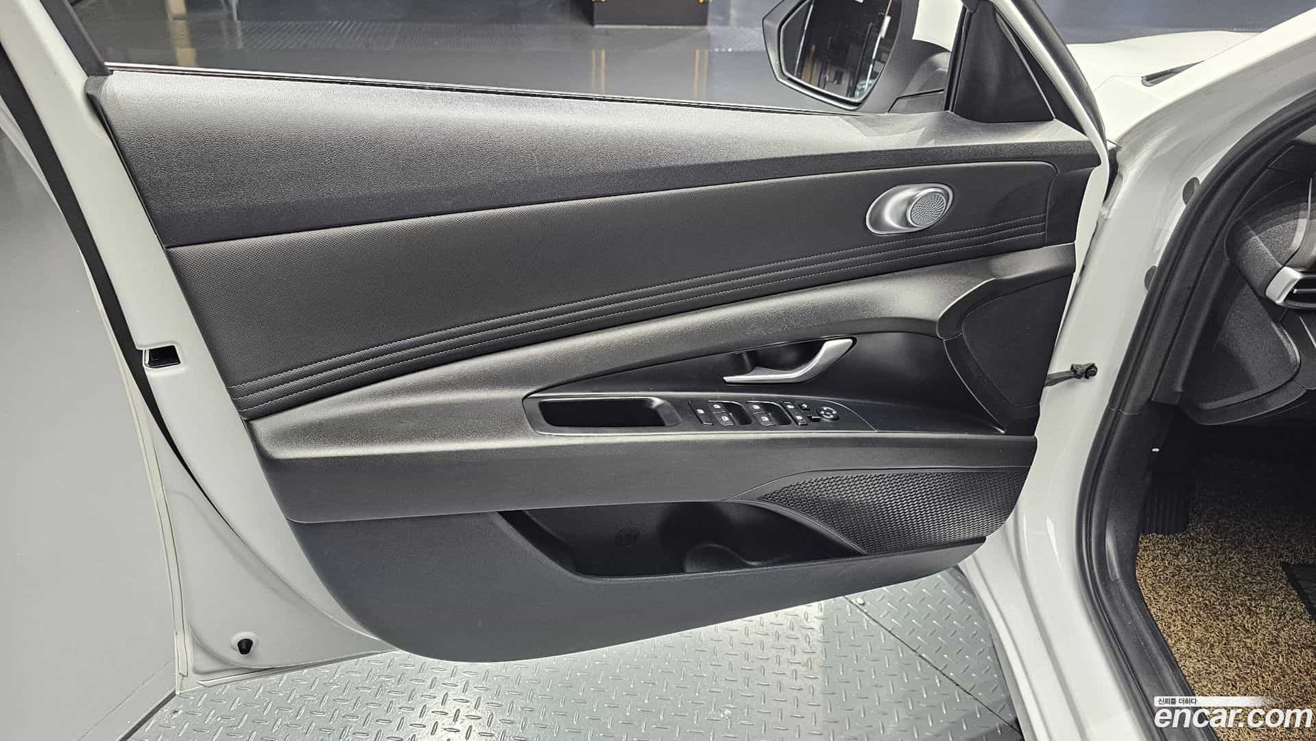 AVANTE Hyundai 2023.0-INNER-034