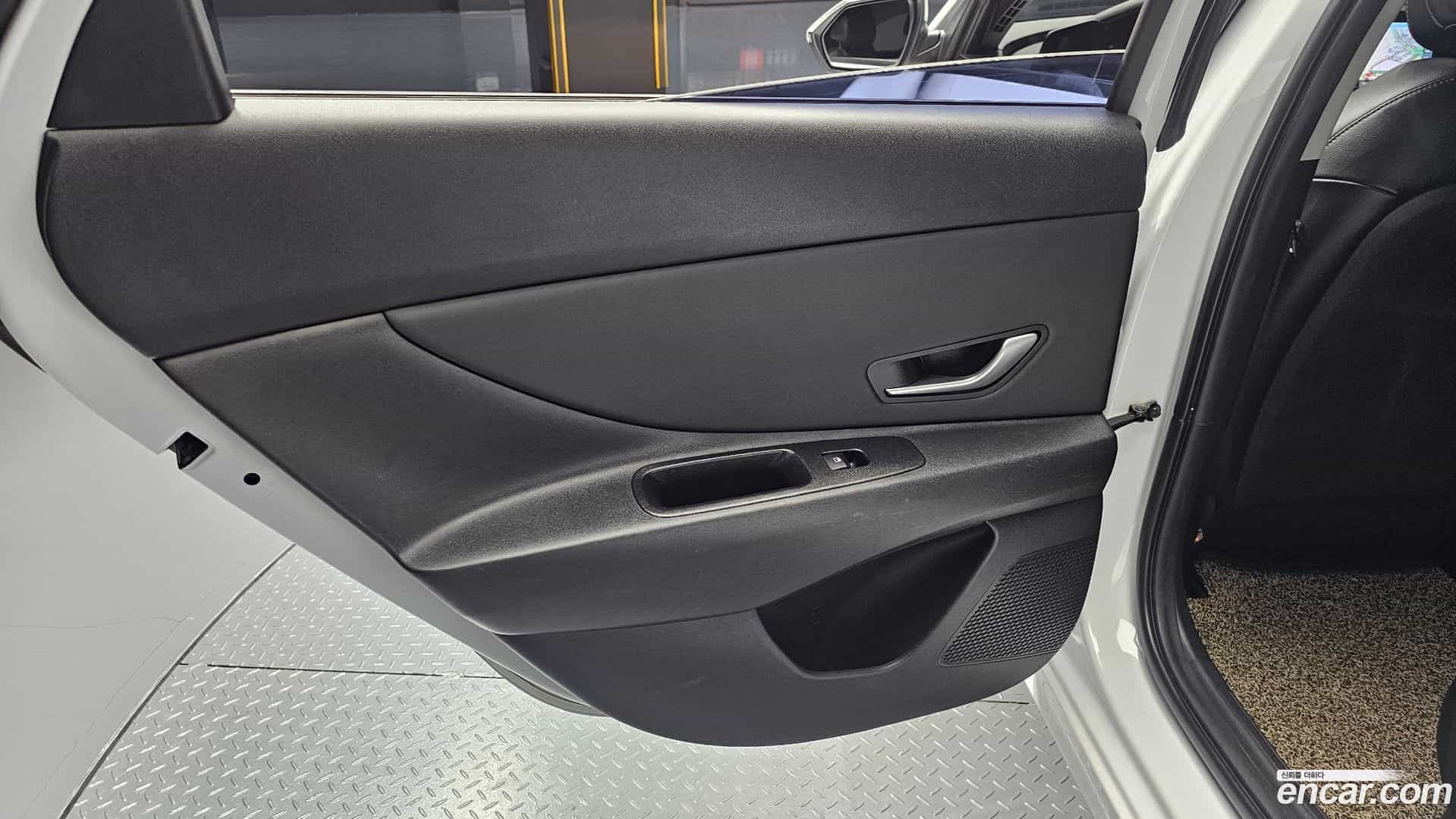 AVANTE Hyundai 2023.0-INNER-035