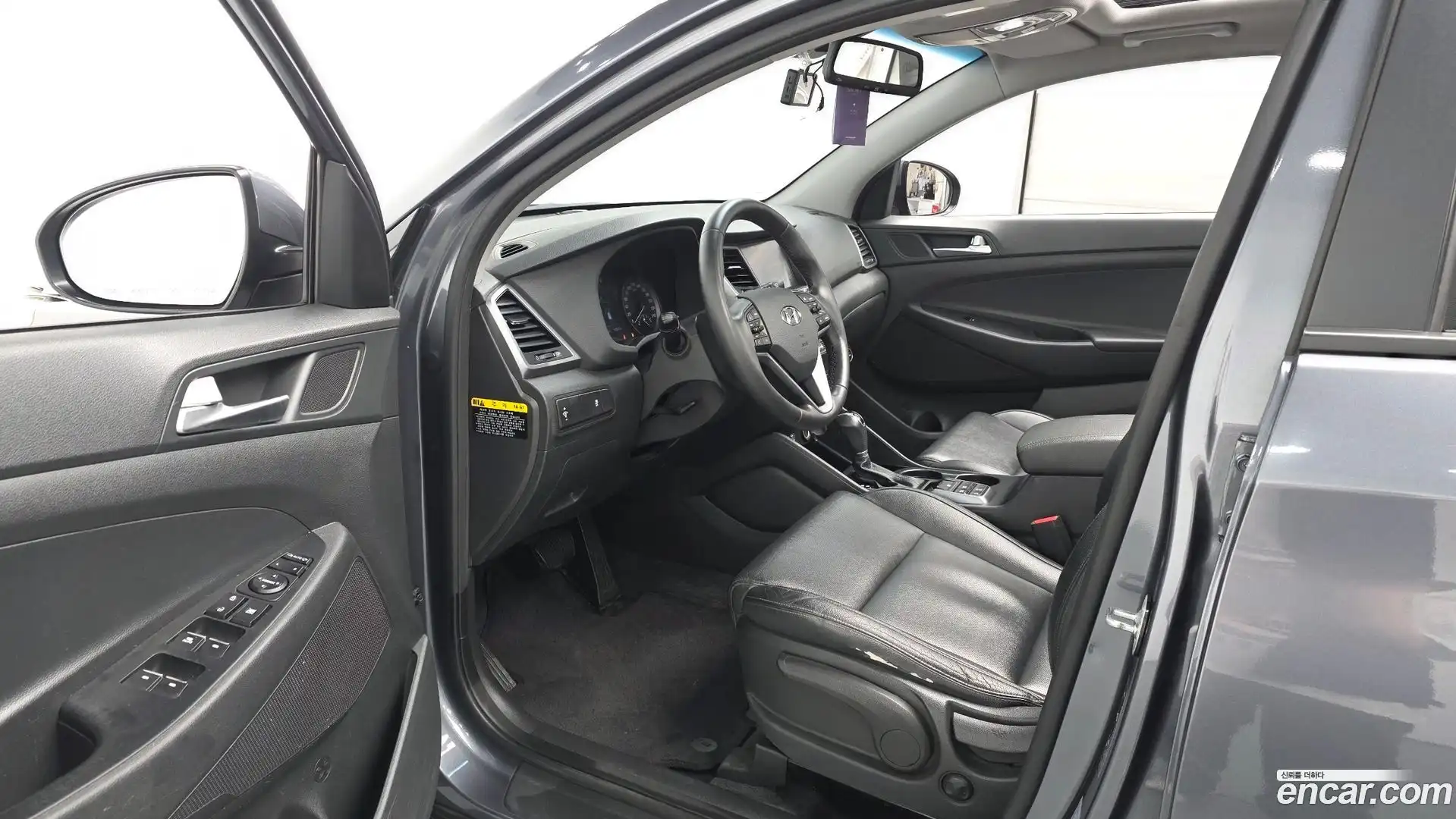 Tucson Hyundai 2016.5-INNER-010