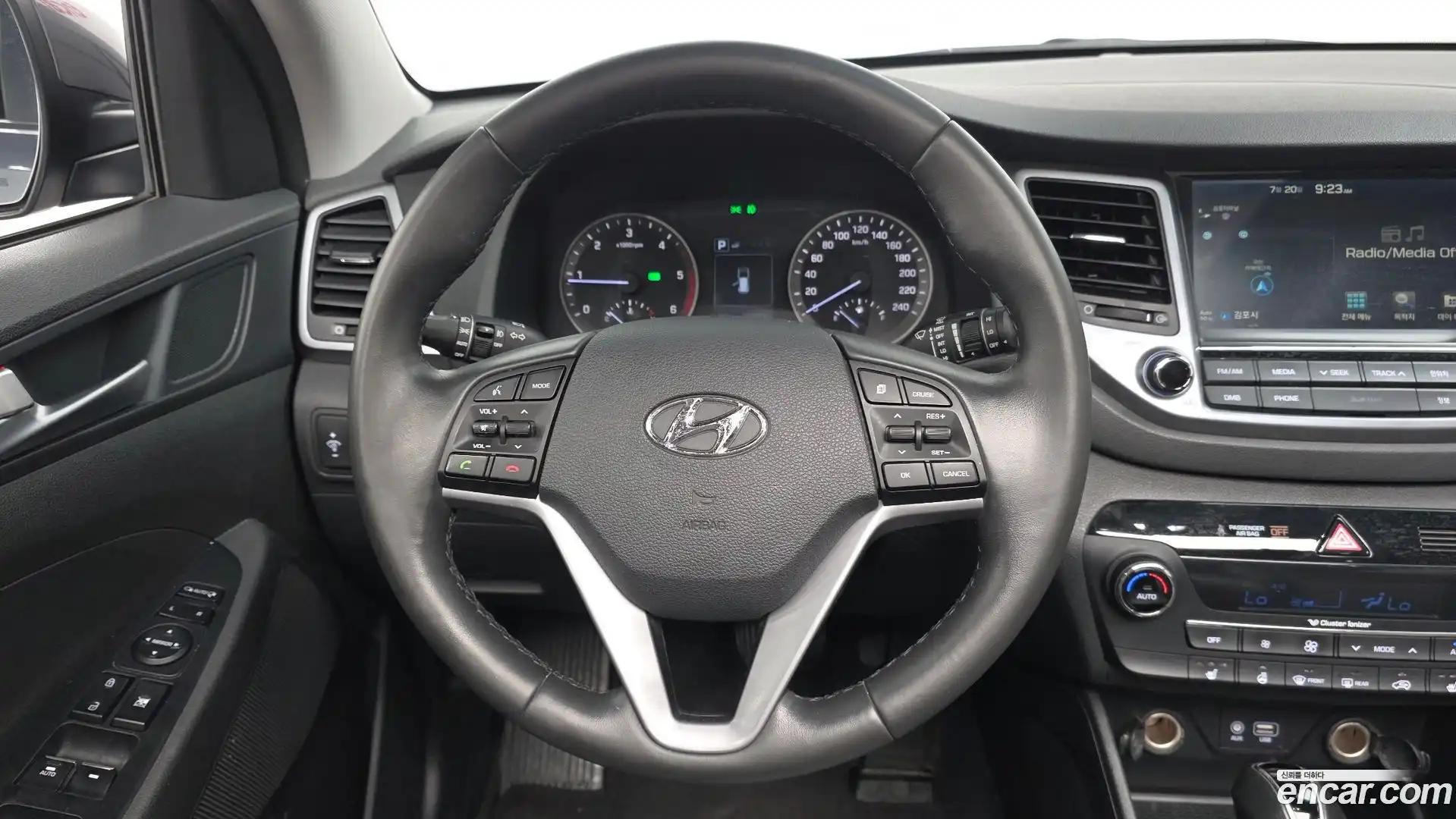 Tucson Hyundai 2016.5-OPTION-017