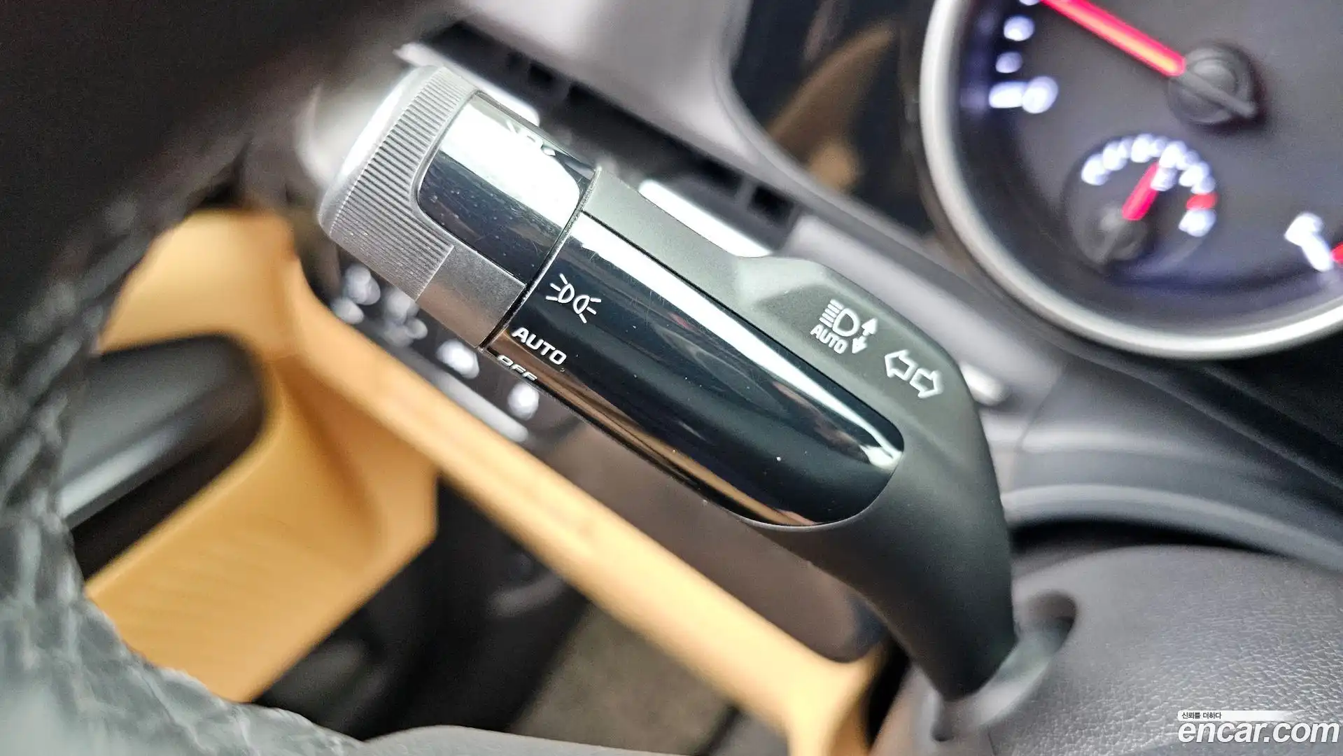 Canival Kia 2023.3-OPTION-024