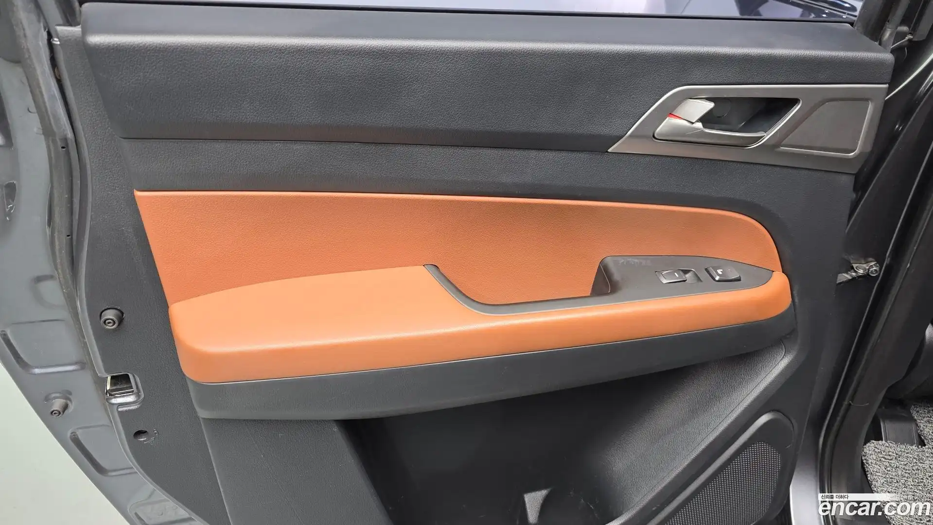 Rexton KG Mobility 2018.4-INNER-035