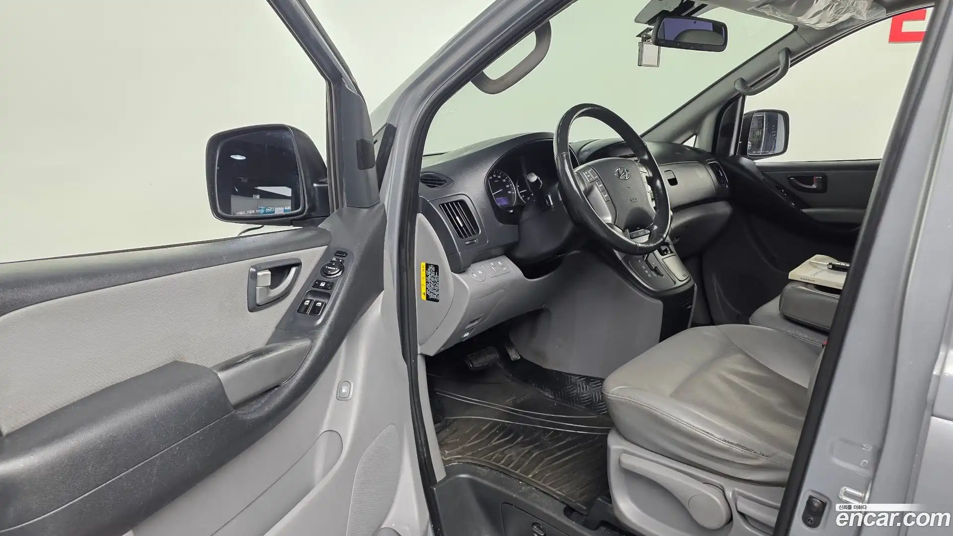 Starex Hyundai 2017.1-INNER-010