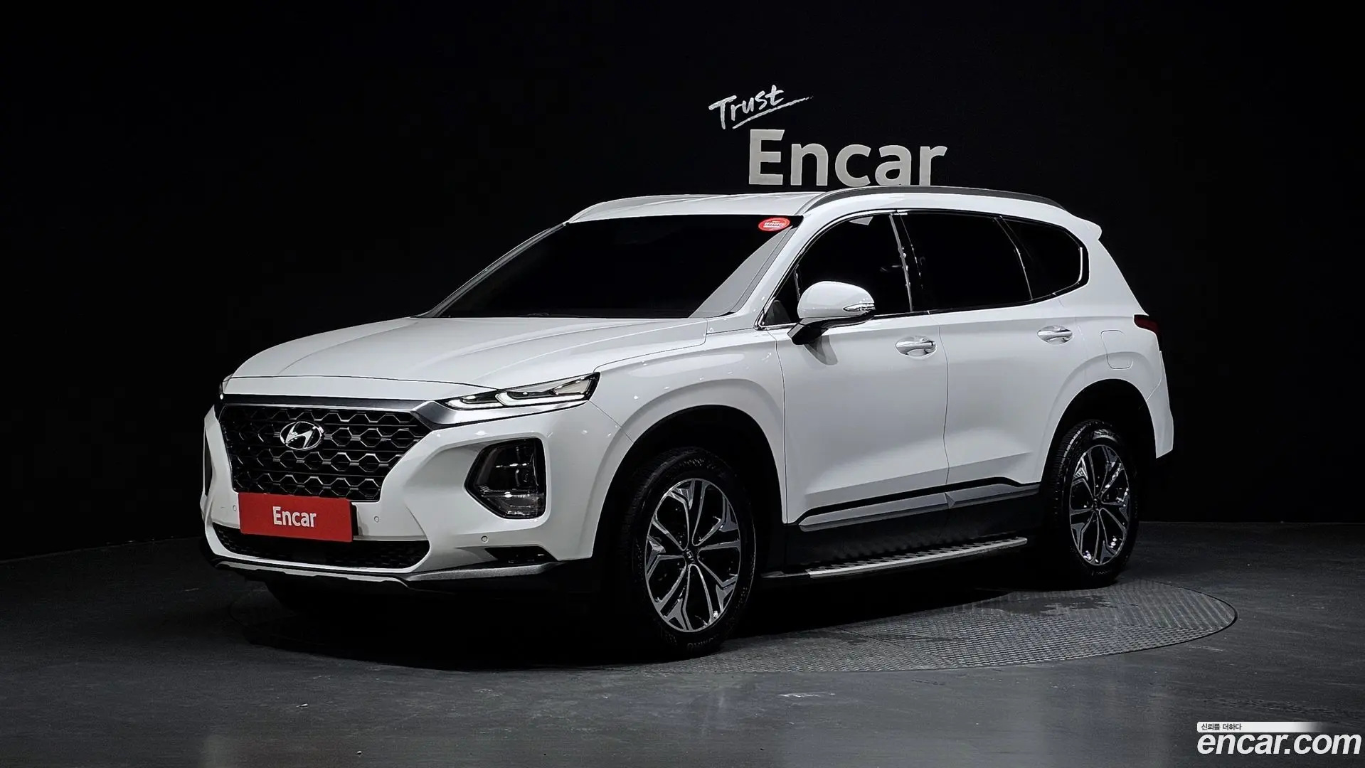 Main__Slider__Photo:Santafe Hyundai 2019.4-0