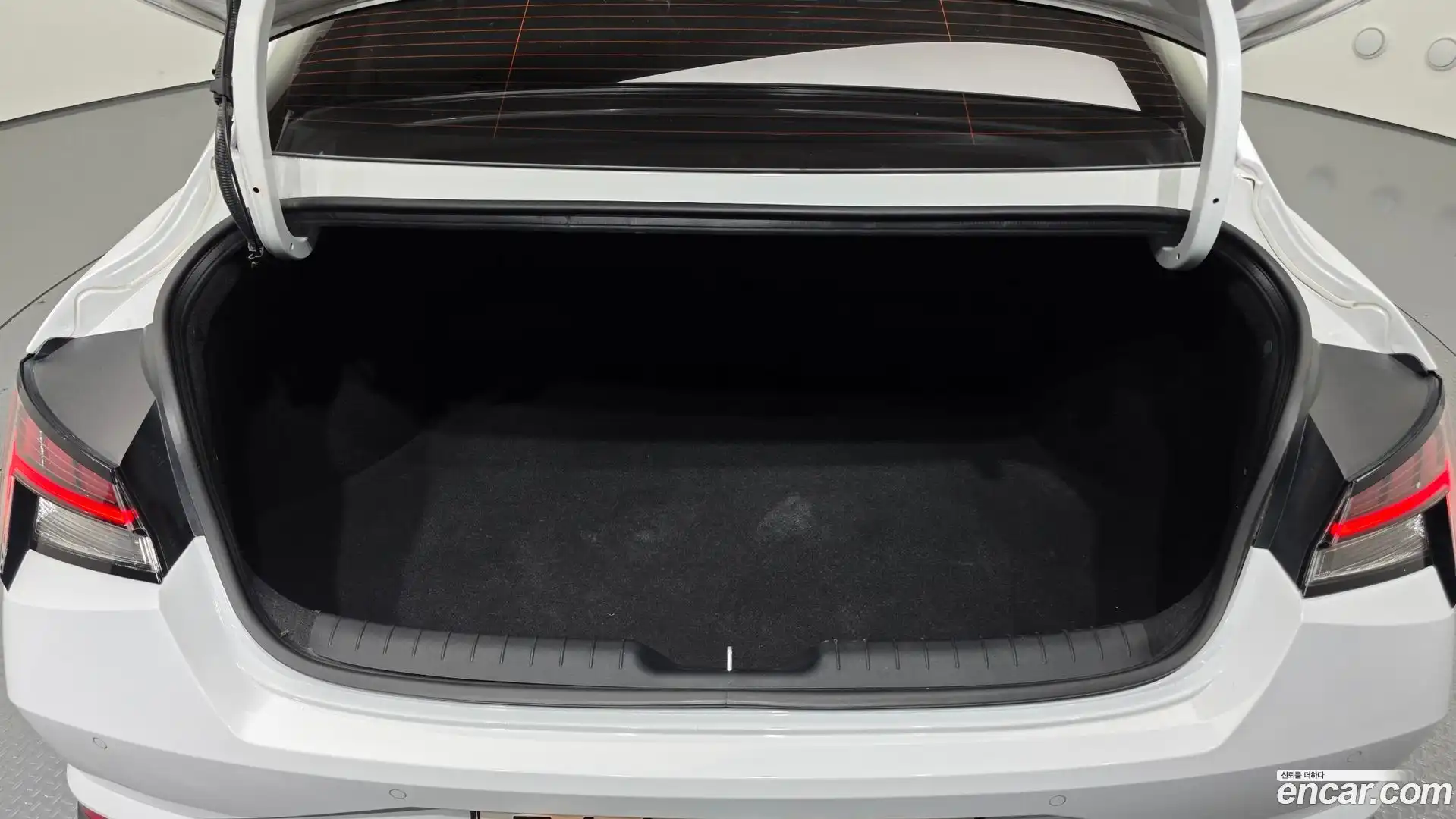 AVANTE Hyundai 2020.5-OPTION-020