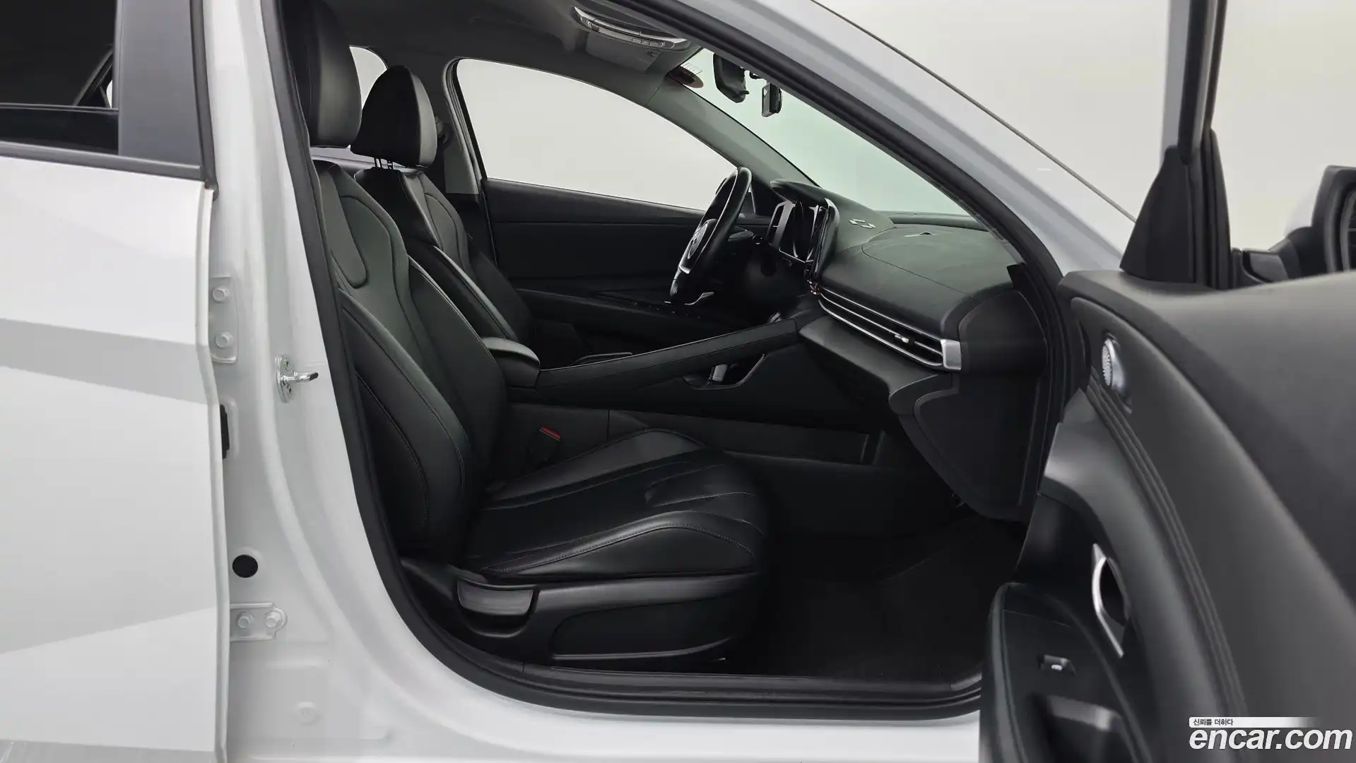 AVANTE Hyundai 2020.5-INNER-036