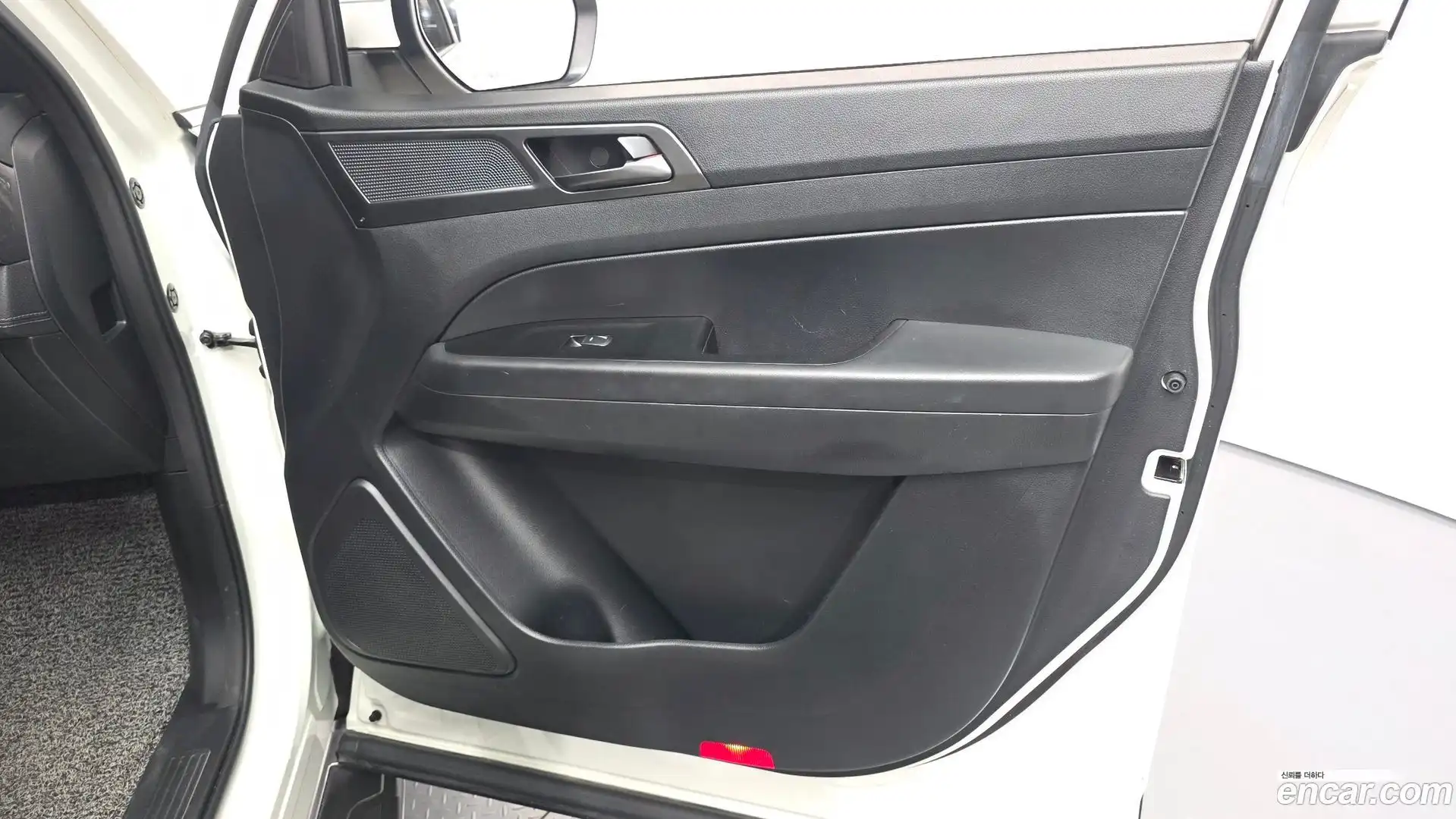 Rexton KG Mobility 2023.1-INNER-034