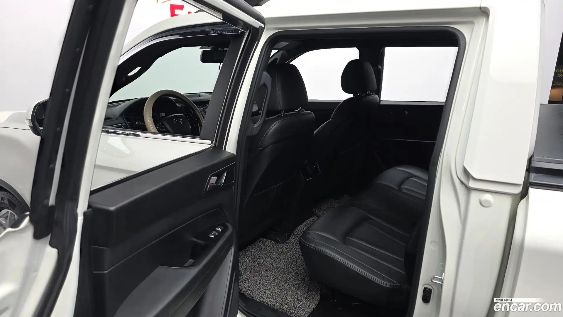 Rexton KG Mobility 2023.1-INNER-036