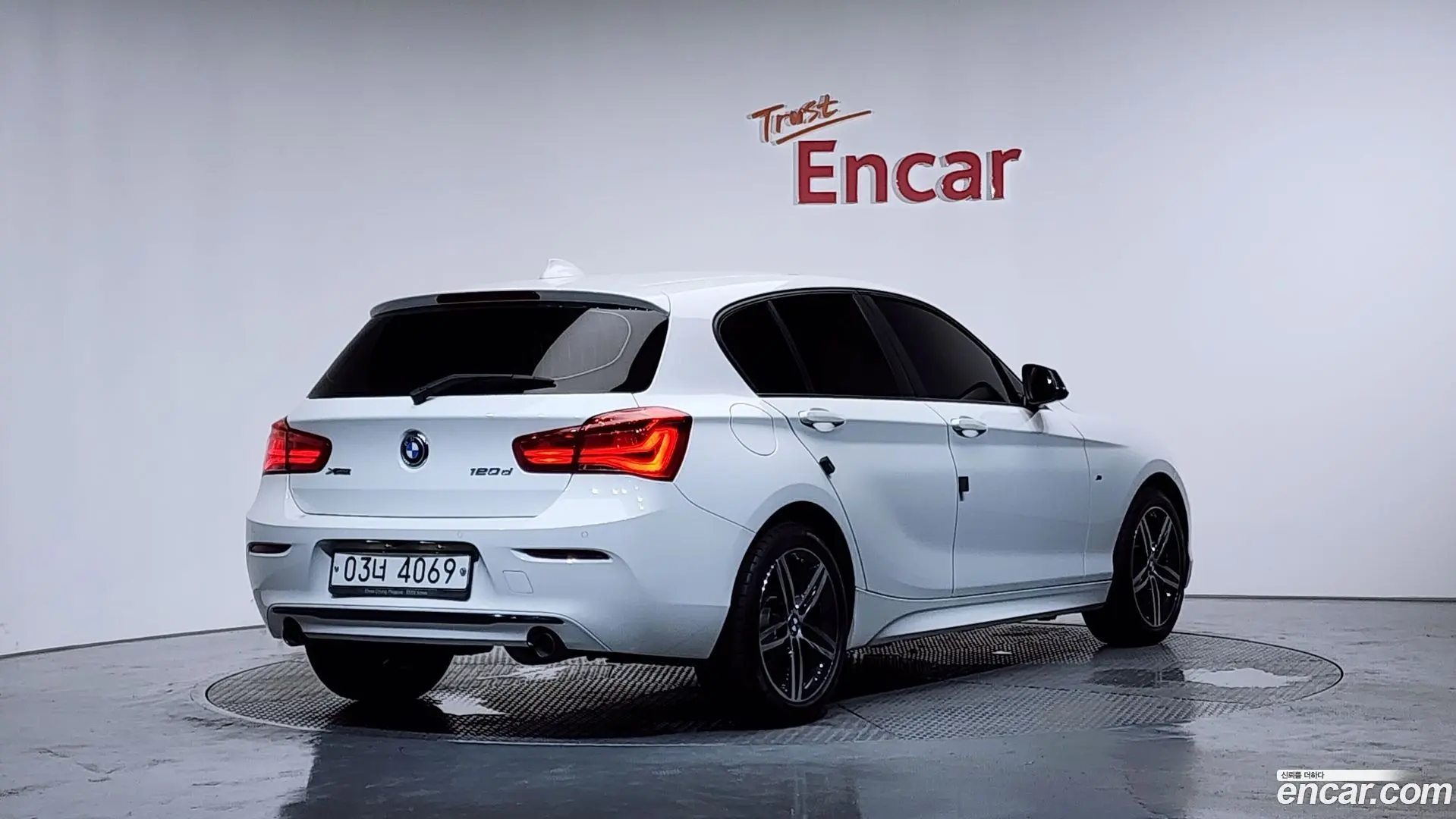 Main__Slider__Photo:1-Series BMW 2017.4-1