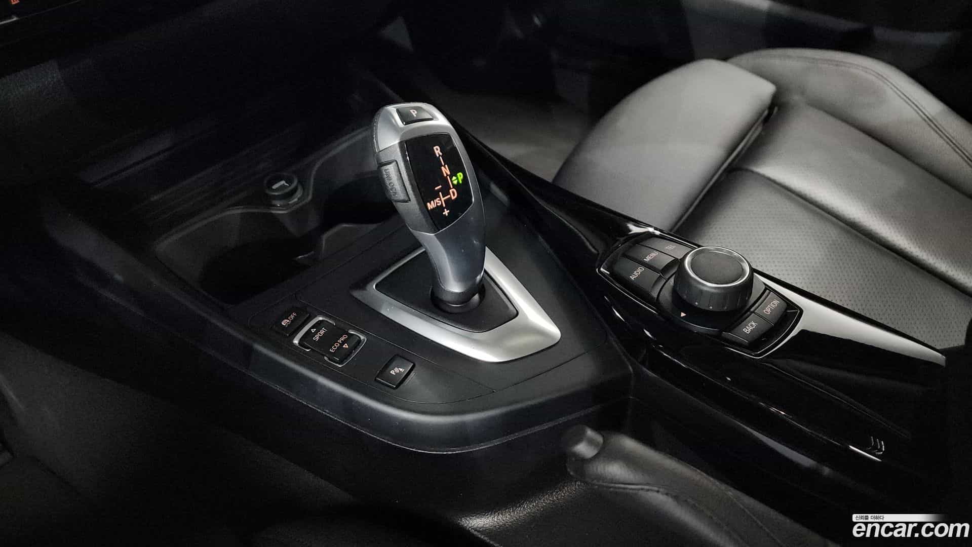 1-Series BMW 2017.4-INNER-009