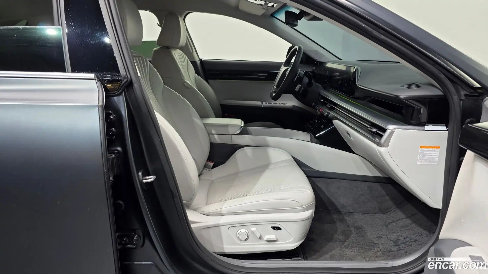 Grandeur Hyundai 2023.1-OPTION-015