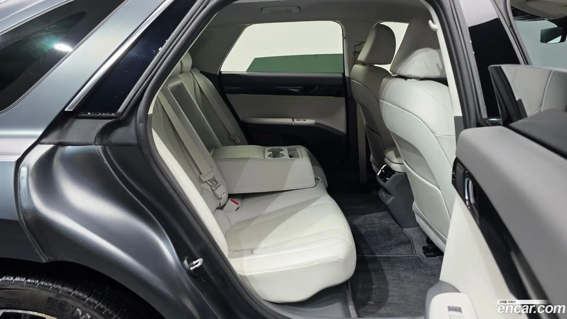 Grandeur Hyundai 2023.1-OPTION-016