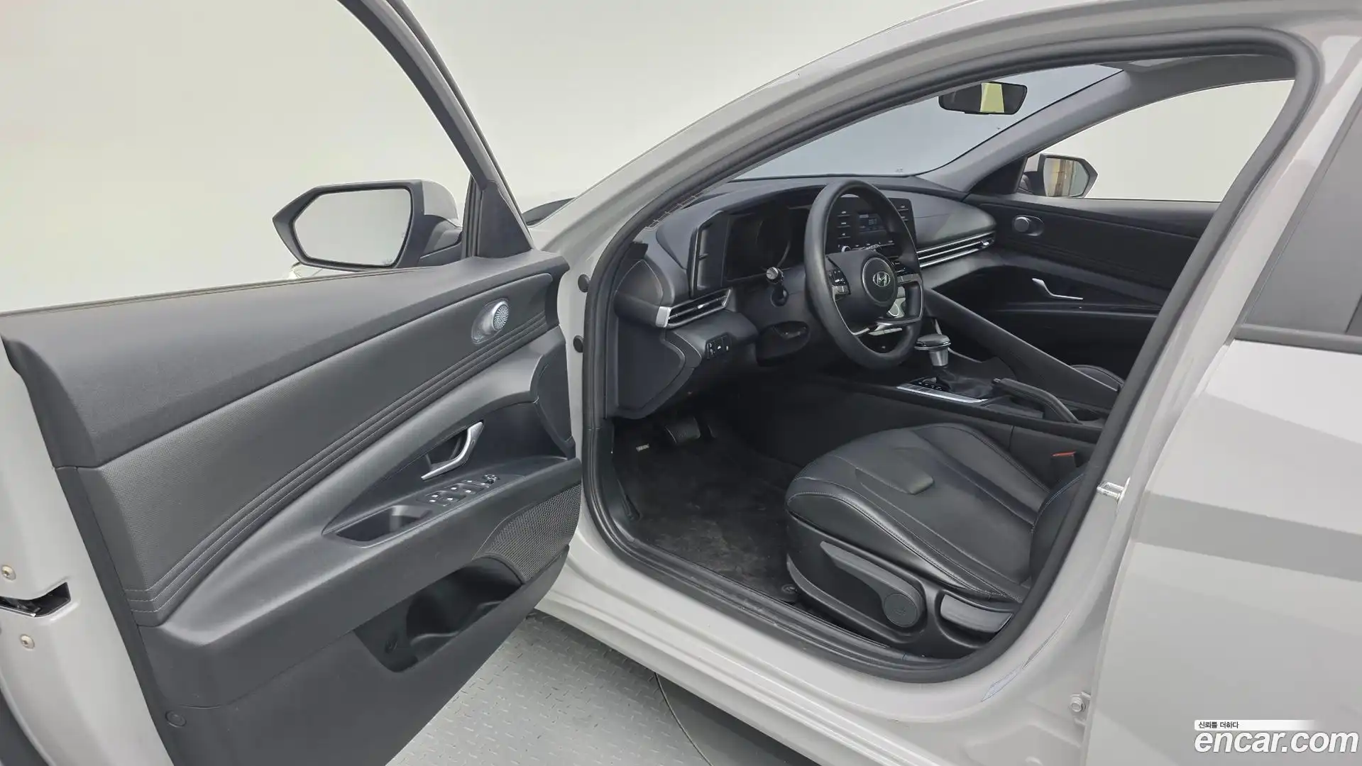AVANTE Hyundai 2020.6-INNER-010