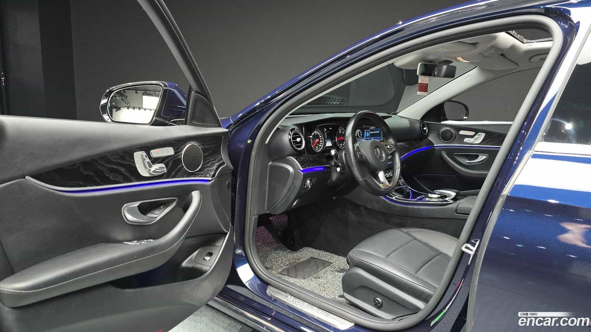 E-Class Mercedes-Benz 2016.8-INNER-010