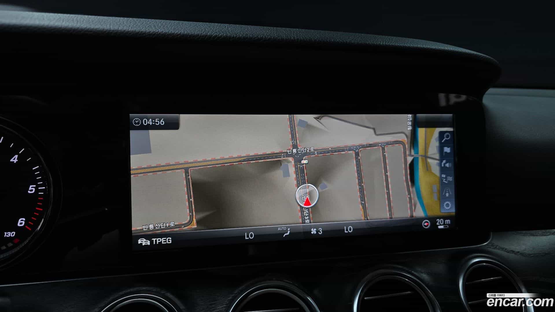 E-Class Mercedes-Benz 2016.8-OPTION-021