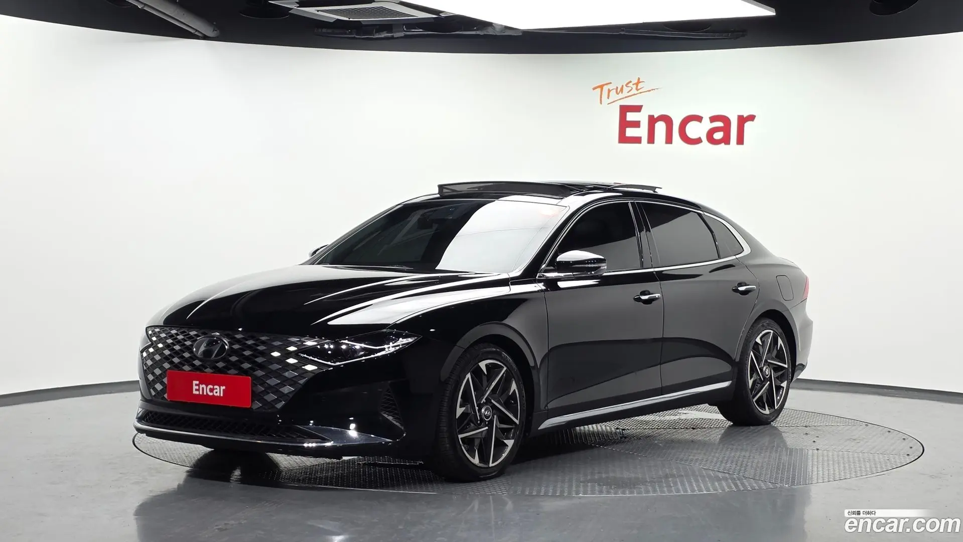Main__Slider__Photo:Grandeur Hyundai 2020.5-0