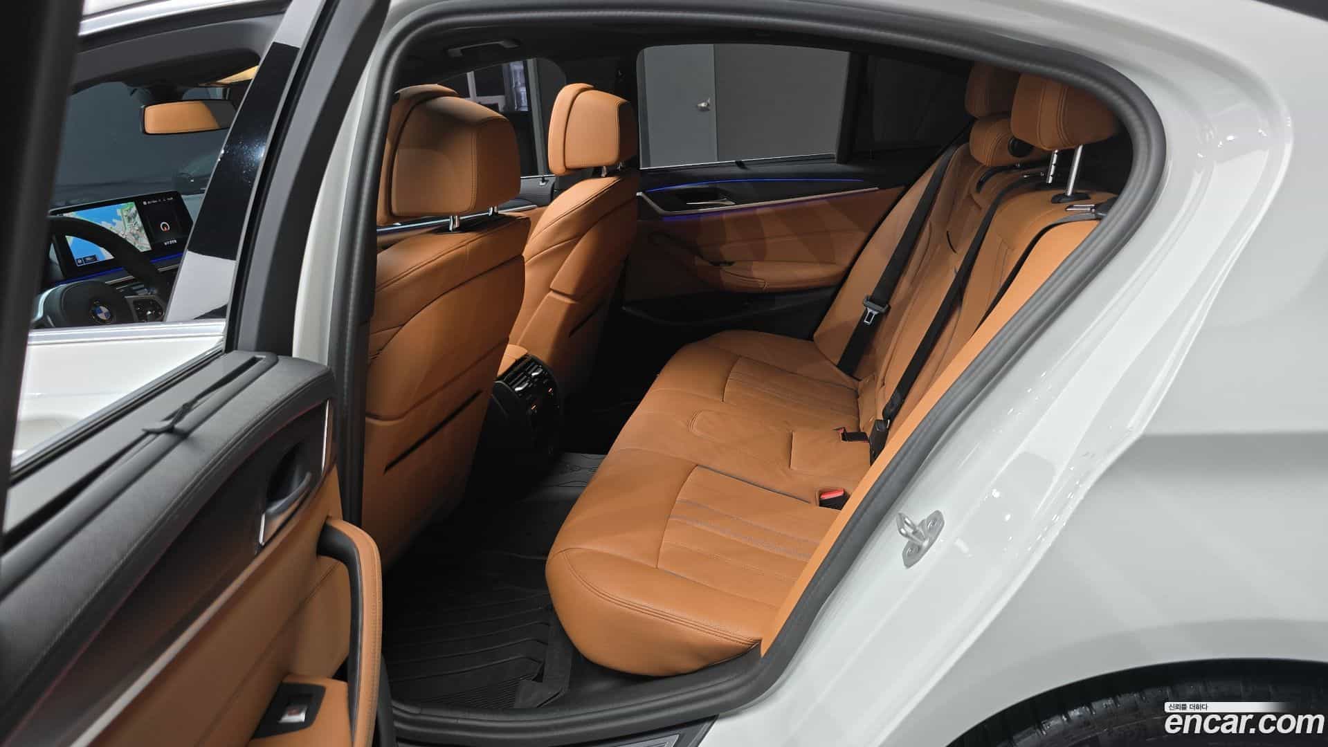 5-Series BMW 2023.3-INNER-036