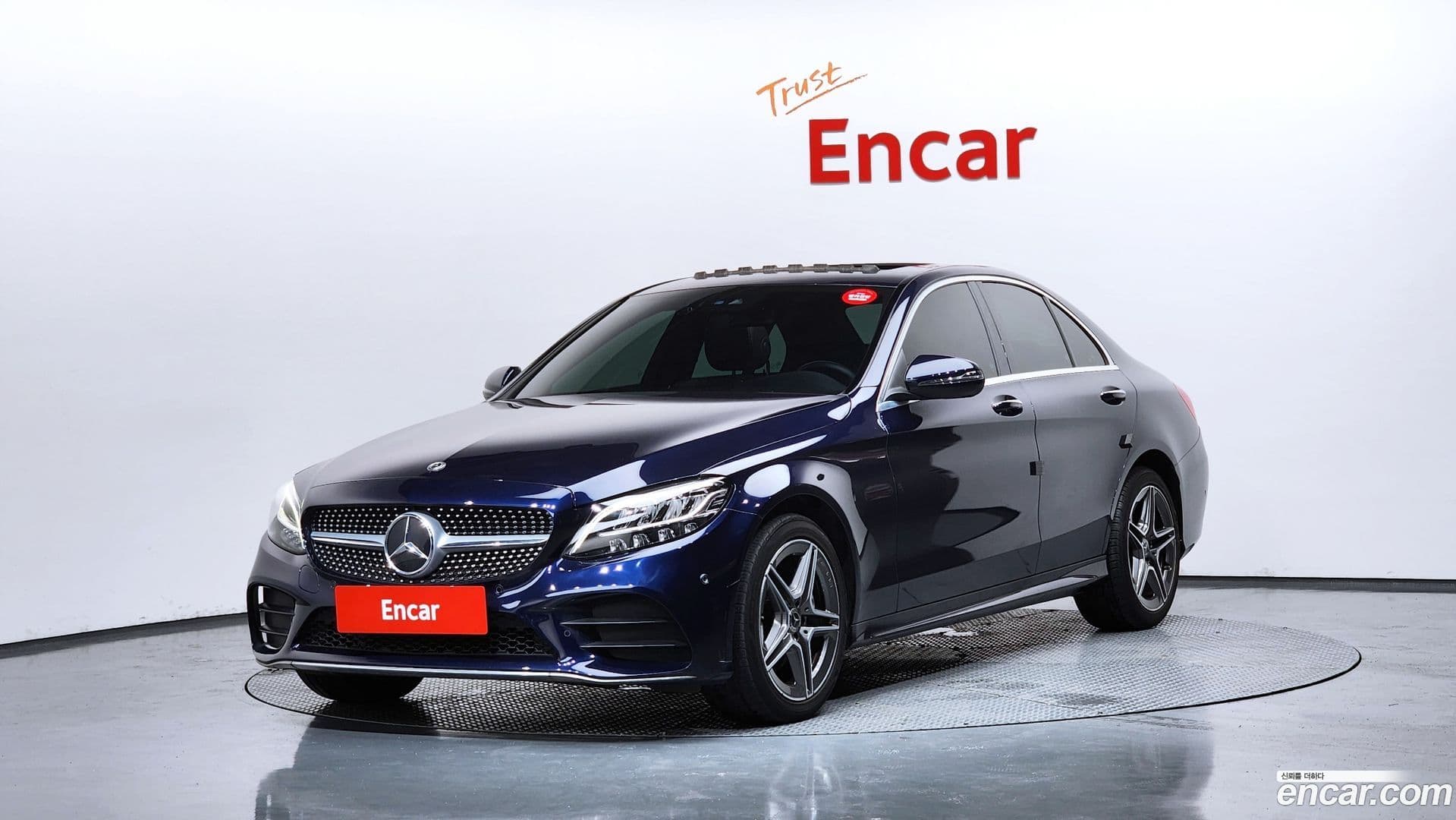 Main__Slider__Photo:C-Class Mercedes-Benz 2019.4-0