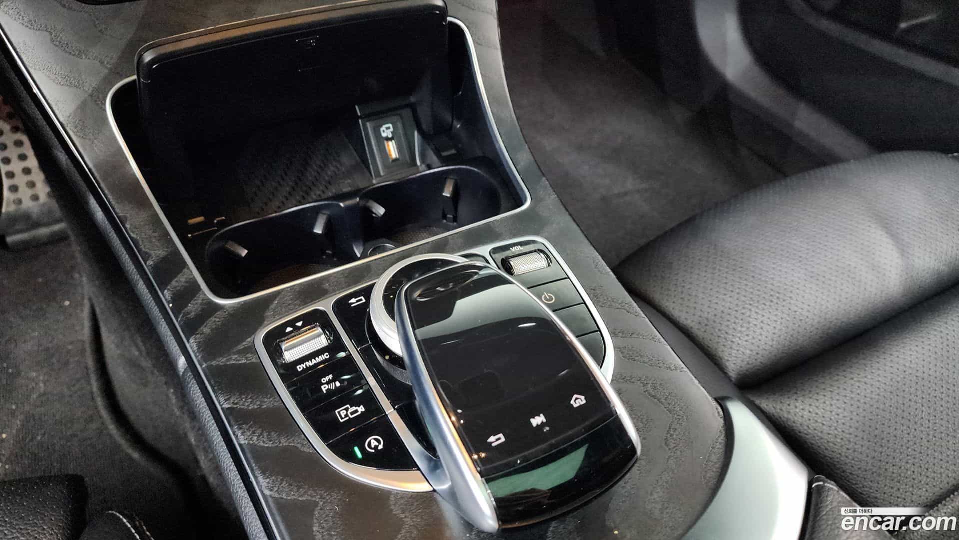 C-Class Mercedes-Benz 2019.4-INNER-009