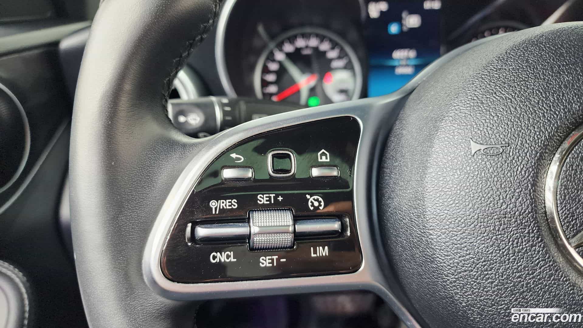 C-Class Mercedes-Benz 2019.4-OPTION-022