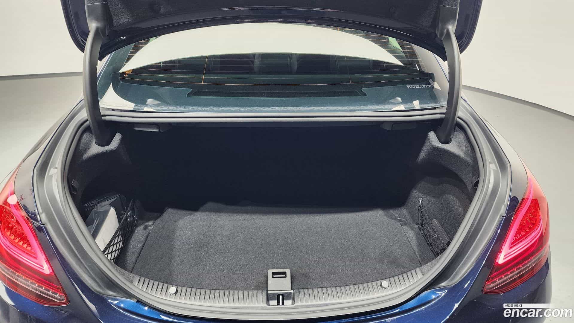 C-Class Mercedes-Benz 2019.4-OPTION-024