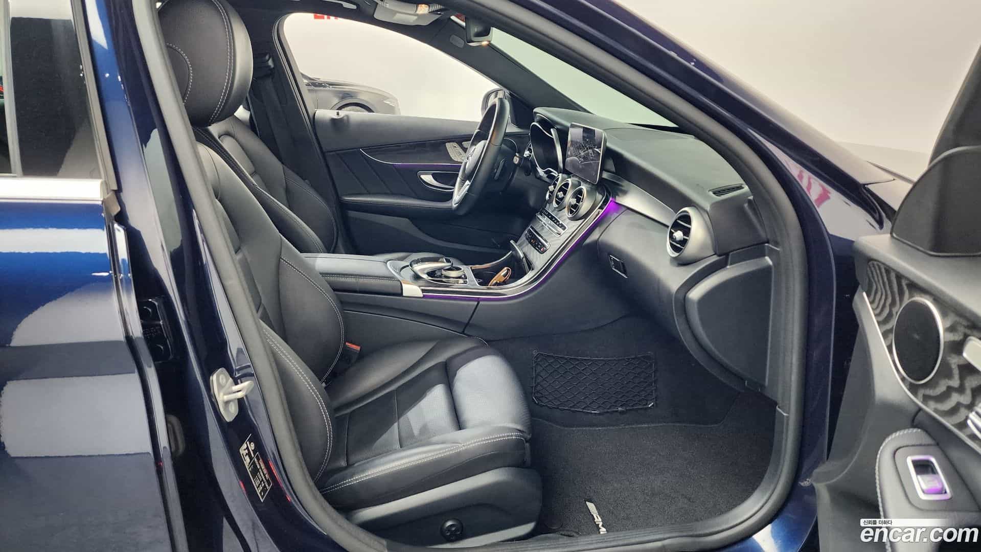 C-Class Mercedes-Benz 2019.4-INNER-036