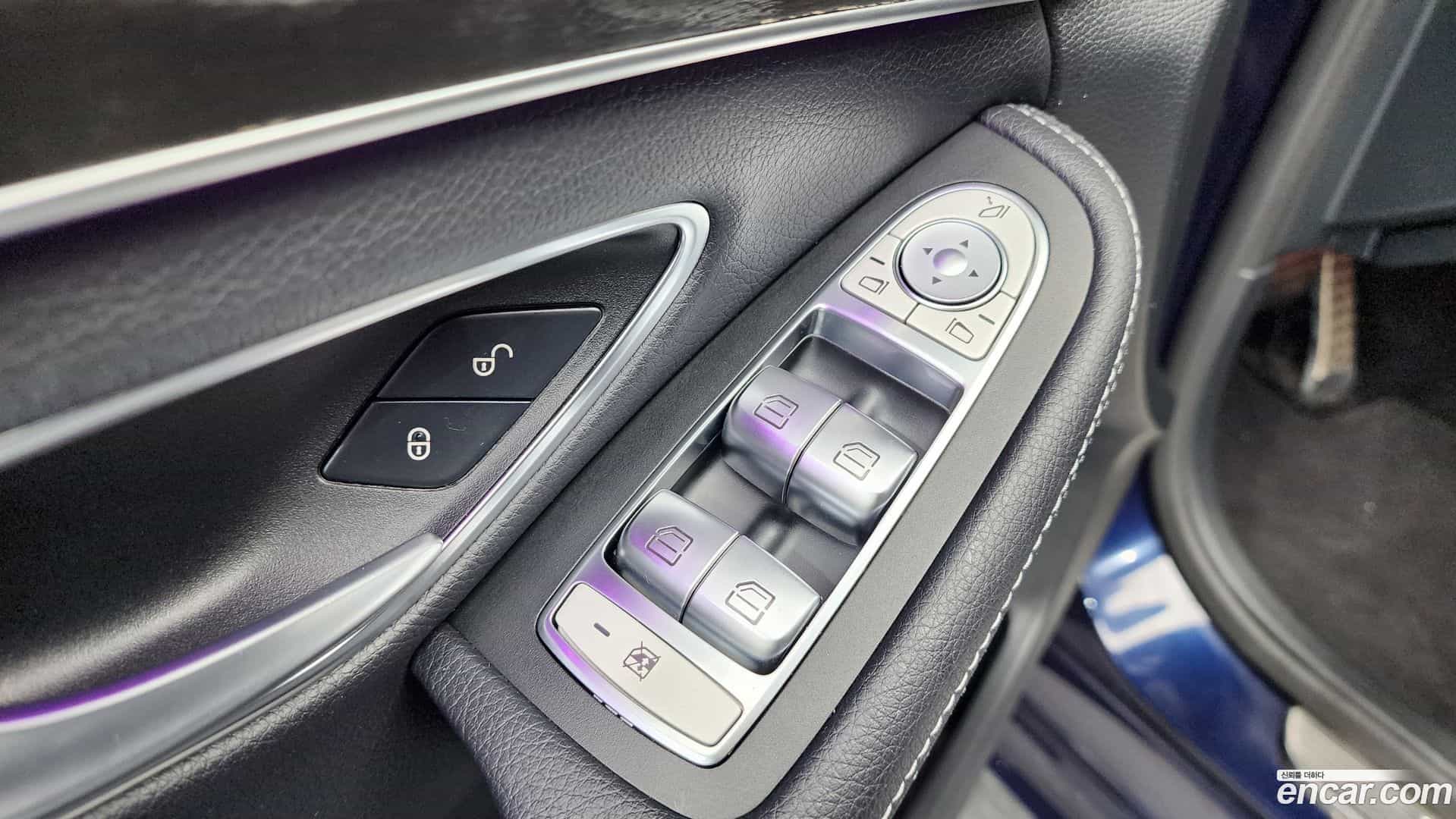 C-Class Mercedes-Benz 2019.4-OPTION-045
