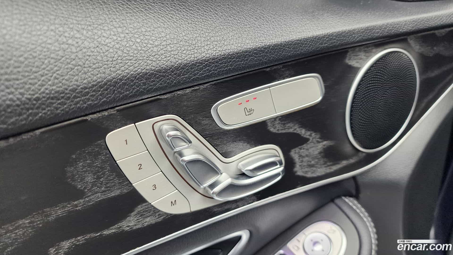 C-Class Mercedes-Benz 2019.4-OPTION-046