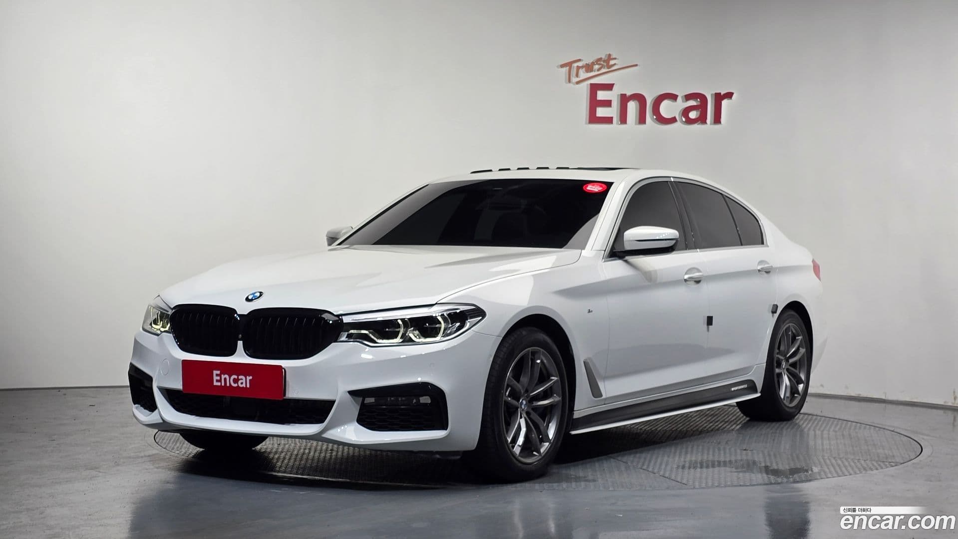 Main__Slider__Photo:5-Series BMW 2017.11-0
