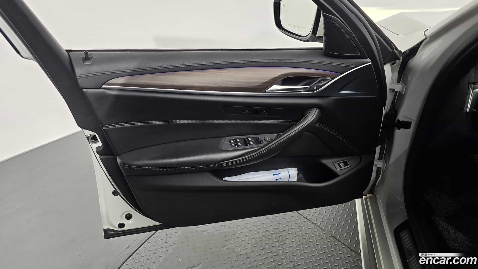 5-Series BMW 2017.11-INNER-034