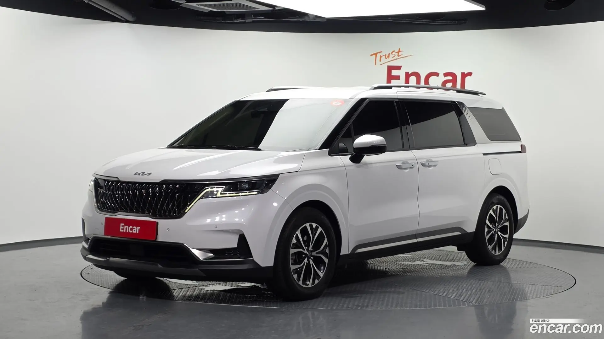 Main__Slider__Photo:Canival Kia 2022.4-0