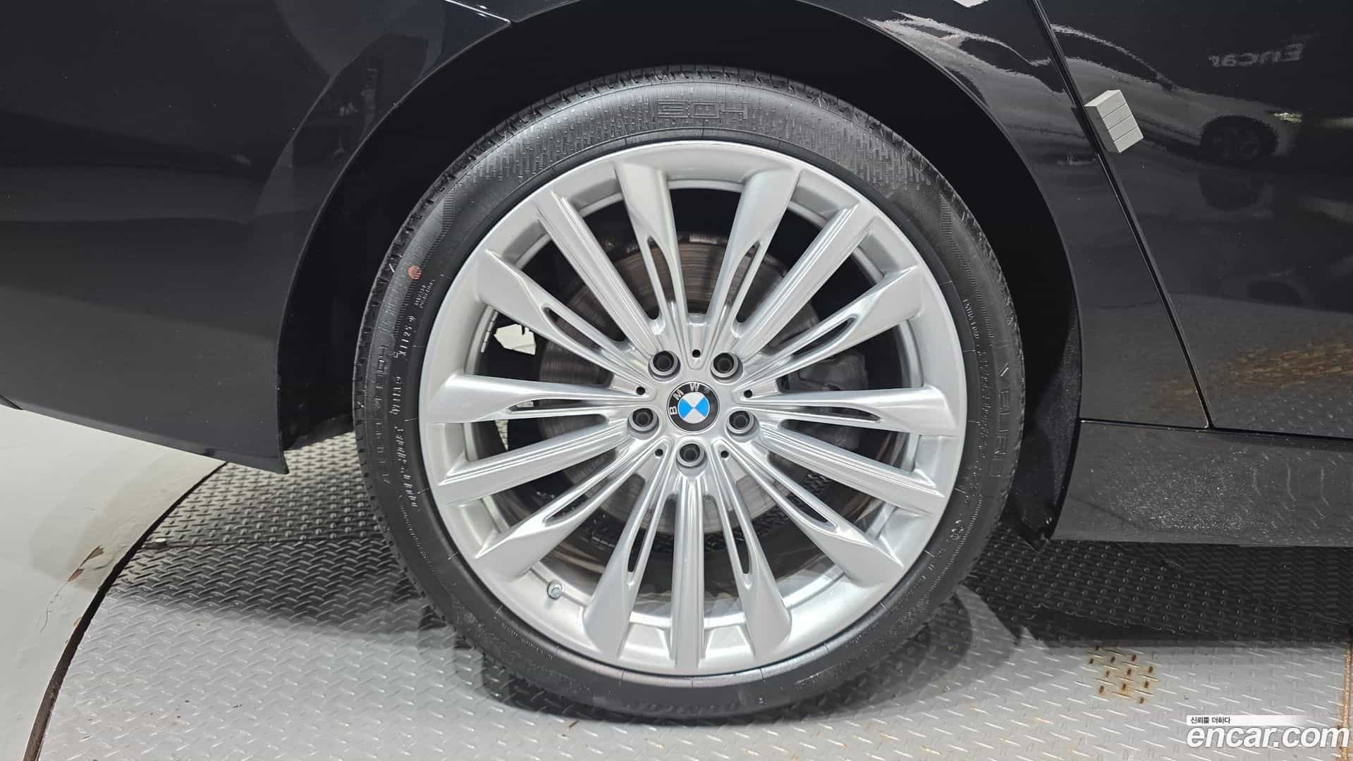 Gran Turismo BMW 2019.1-OUTER-005