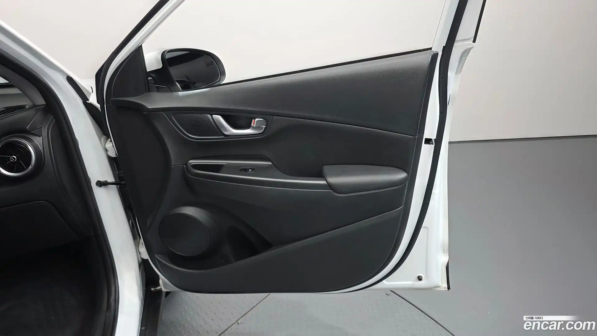 Kona Hyundai 2021.8-INNER-034