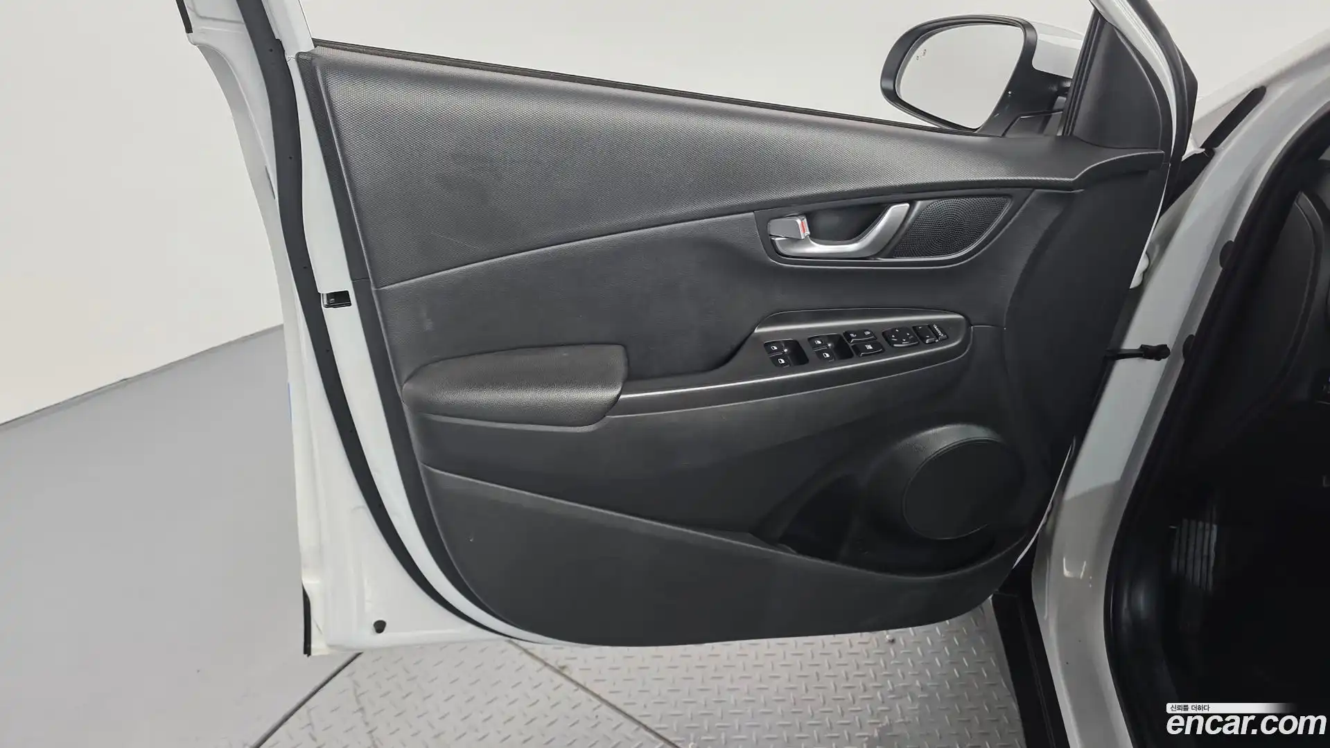 Kona Hyundai 2021.8-INNER-035