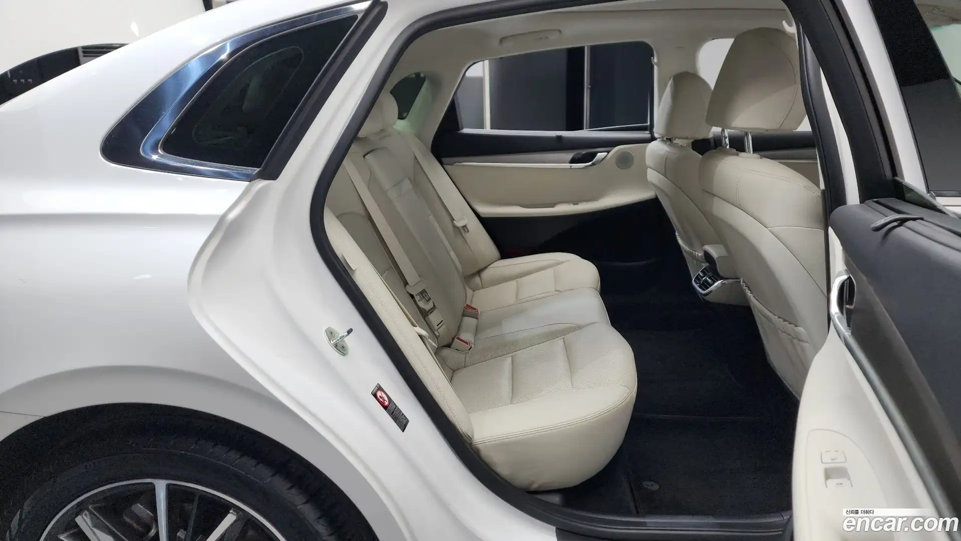 Grandeur Hyundai 2022.6-OPTION-015