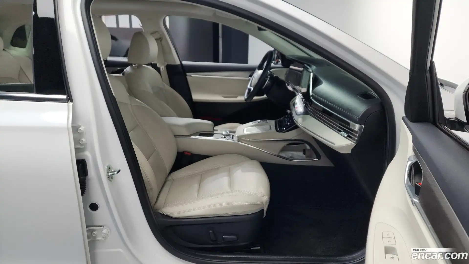 Grandeur Hyundai 2022.6-INNER-036