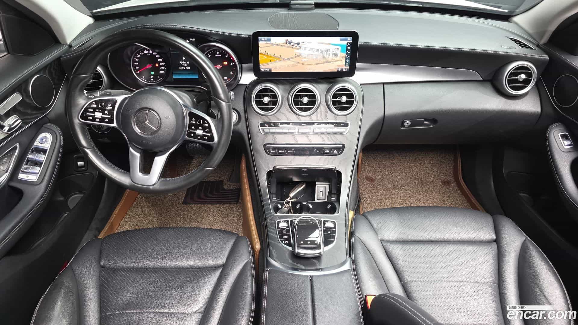 C-Class Mercedes-Benz 2019.4-INNER-007