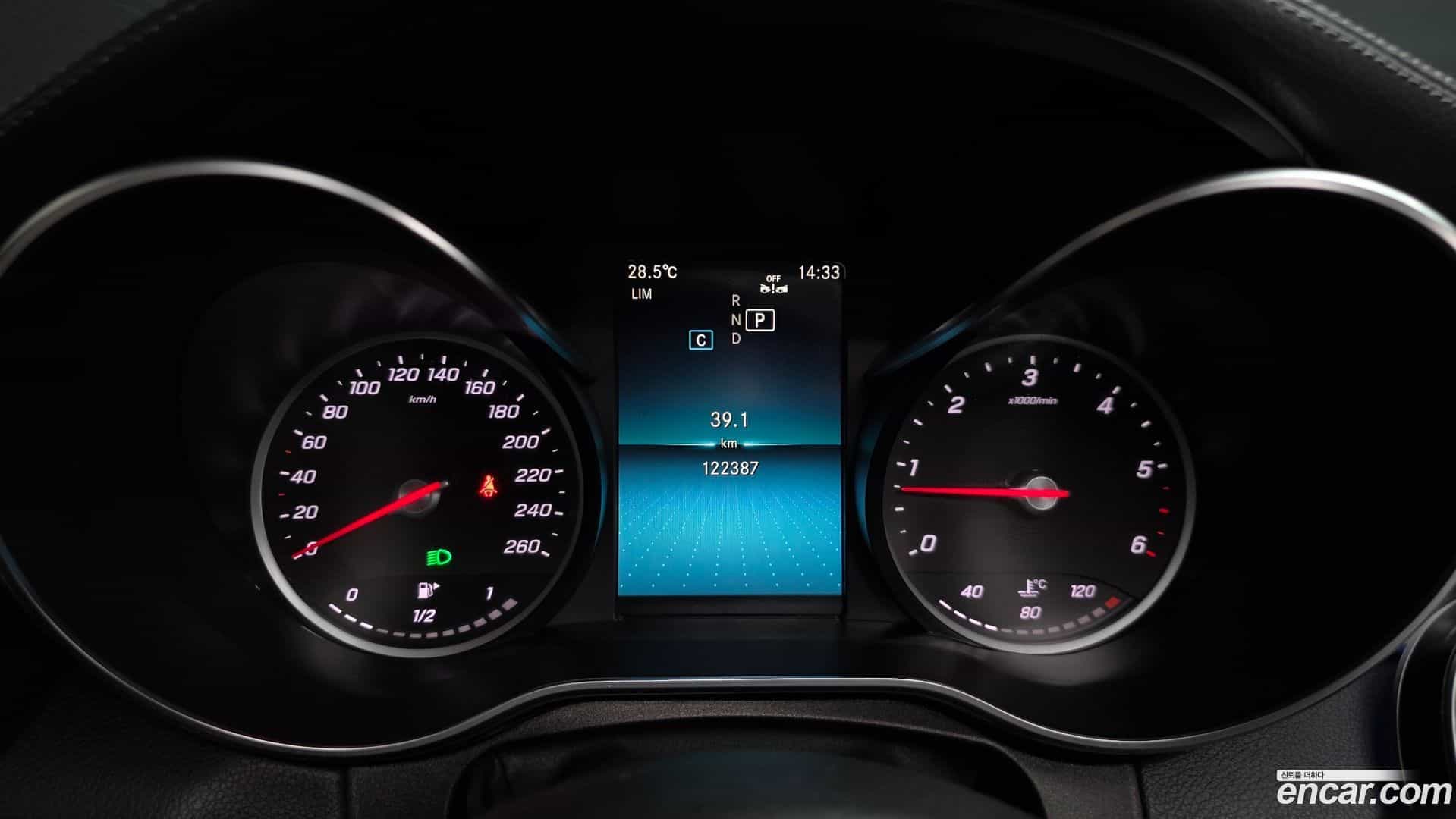 C-Class Mercedes-Benz 2019.4-INNER-008