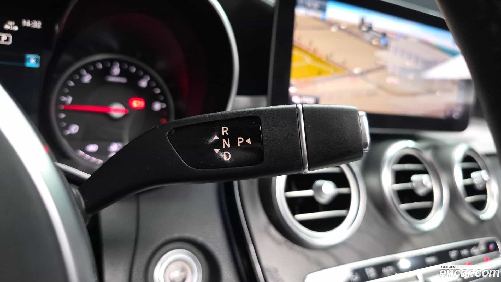 C-Class Mercedes-Benz 2019.4-INNER-009