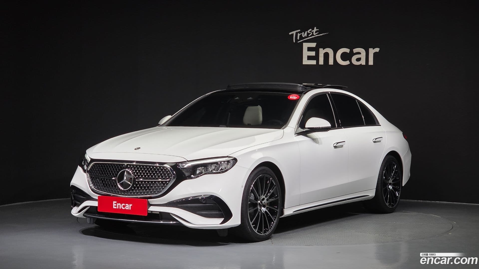 Main__Slider__Photo:E-Class Mercedes-Benz 2026.3-0
