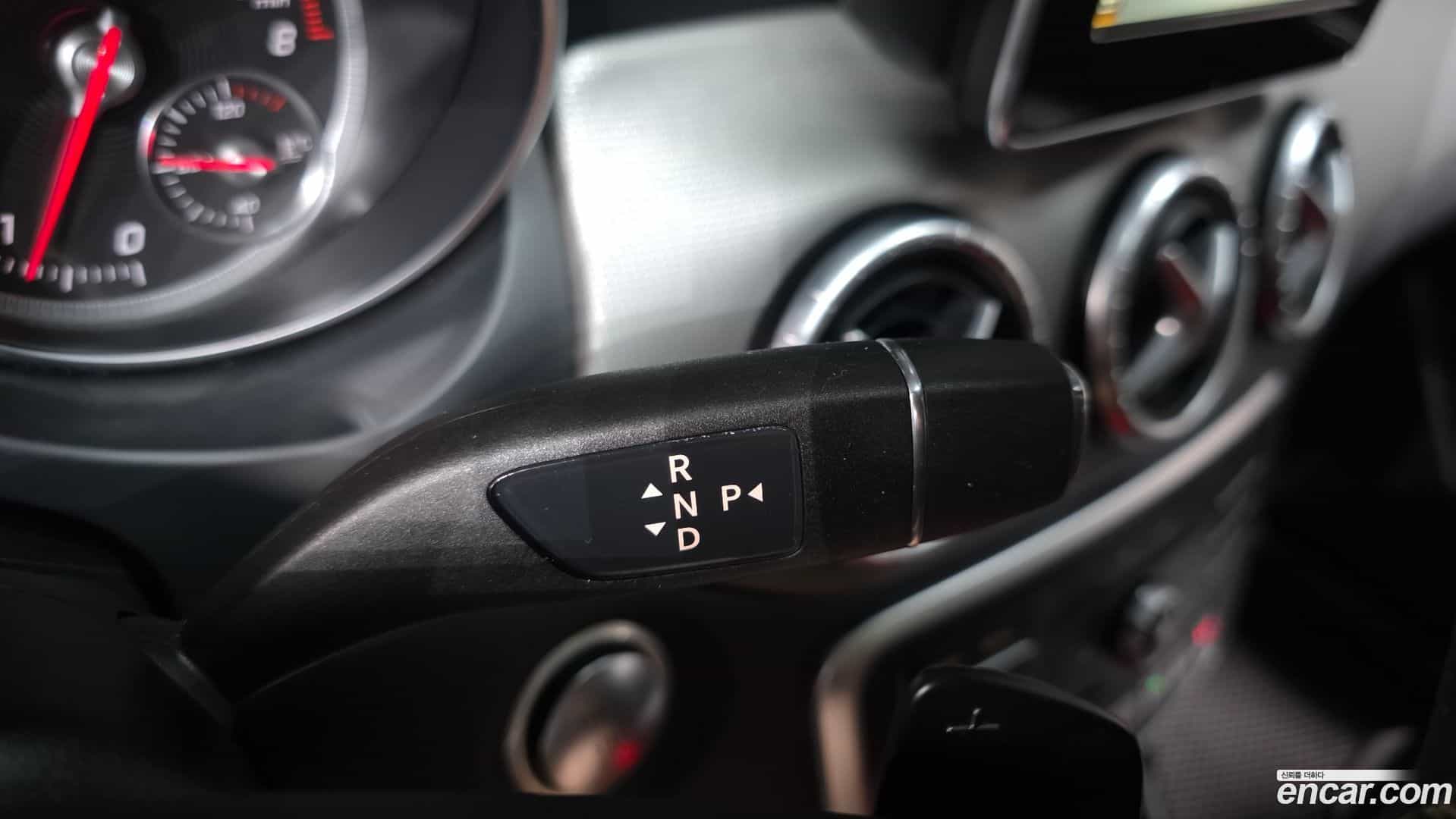 CLA-Class Mercedes-Benz 2016.11-INNER-009