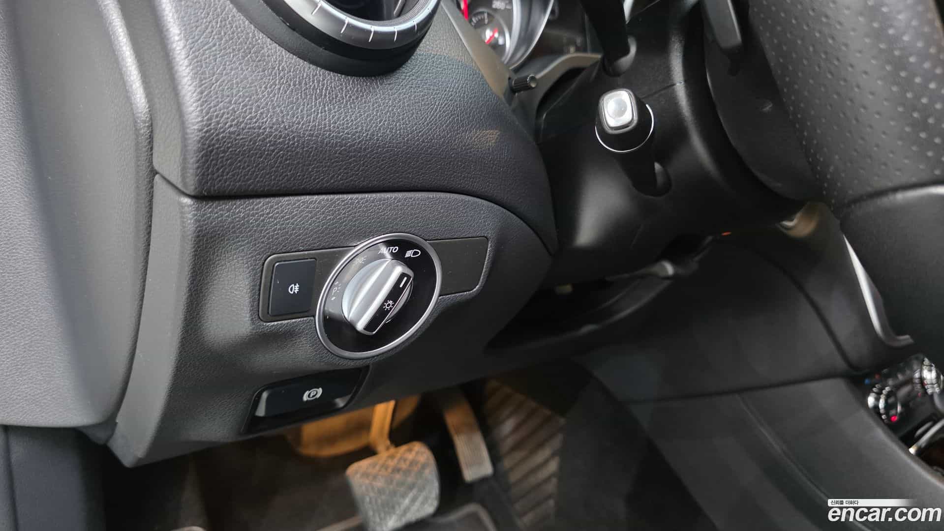 CLA-Class Mercedes-Benz 2016.11-OPTION-016