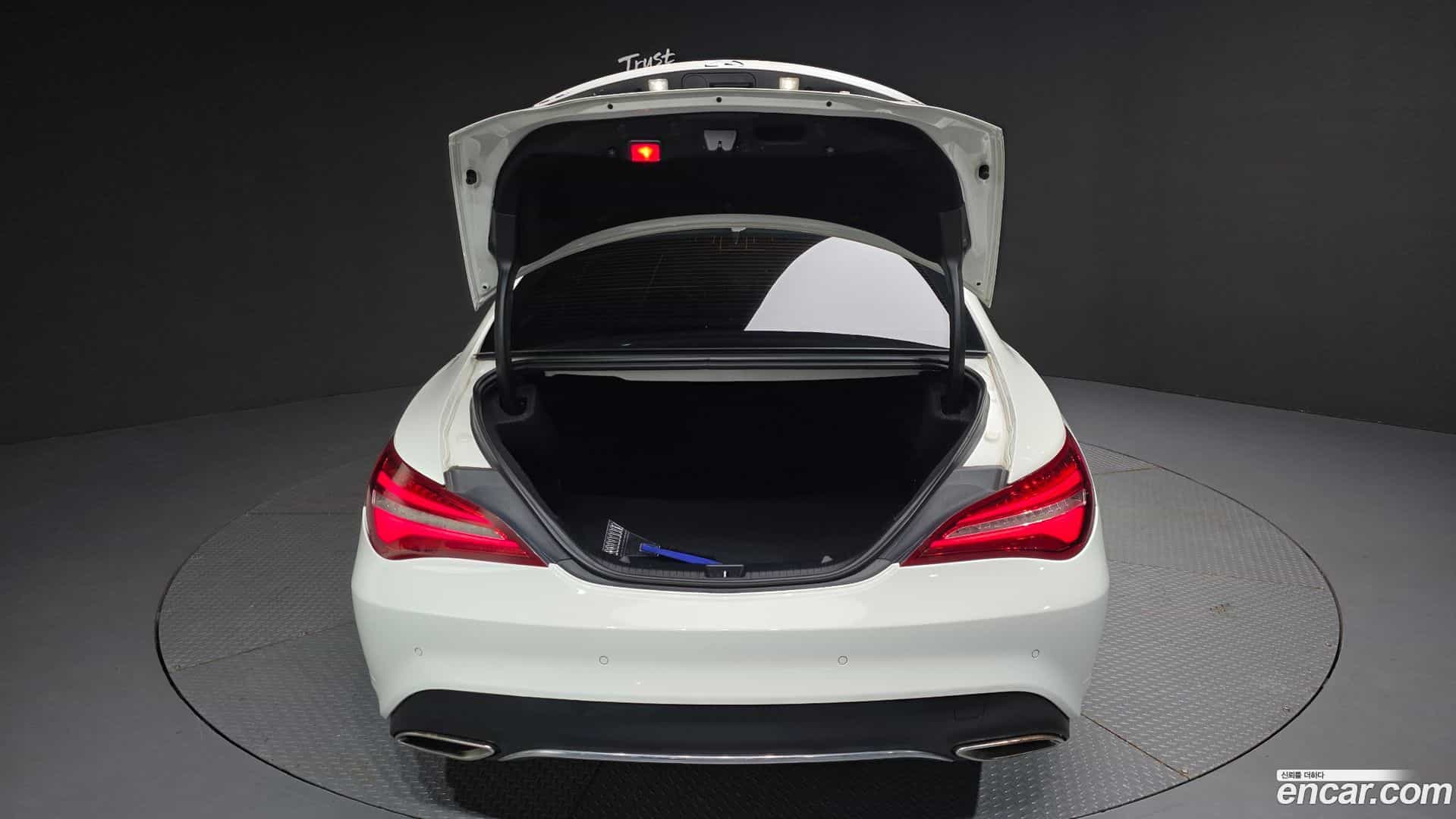 CLA-Class Mercedes-Benz 2016.11-OPTION-023