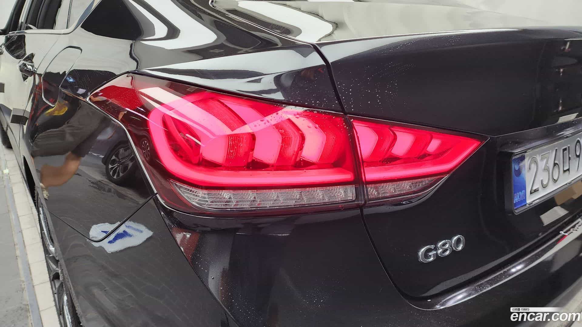 G80 Genesis 2019.0-OUTER-033