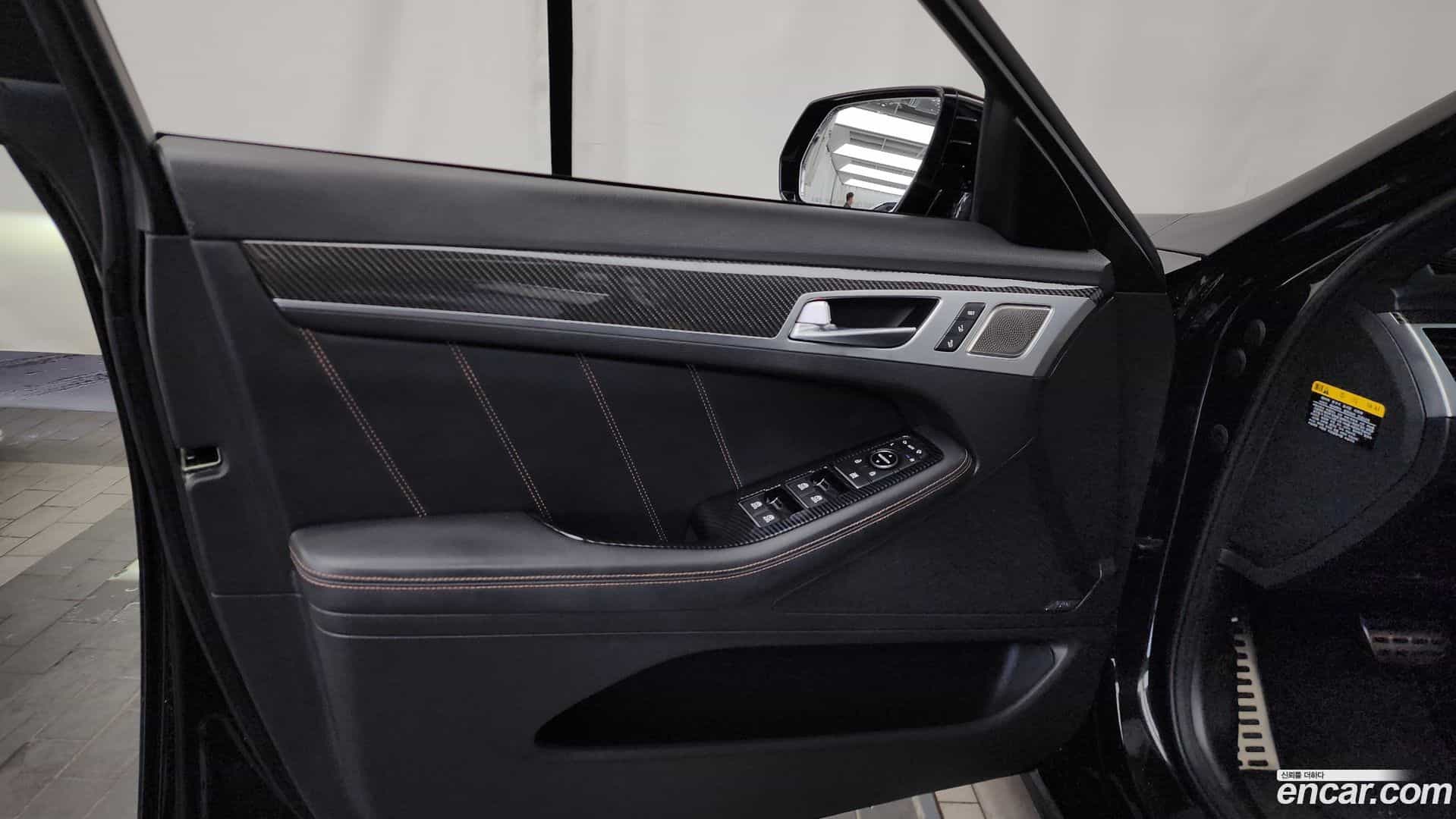 G80 Genesis 2019.0-INNER-034