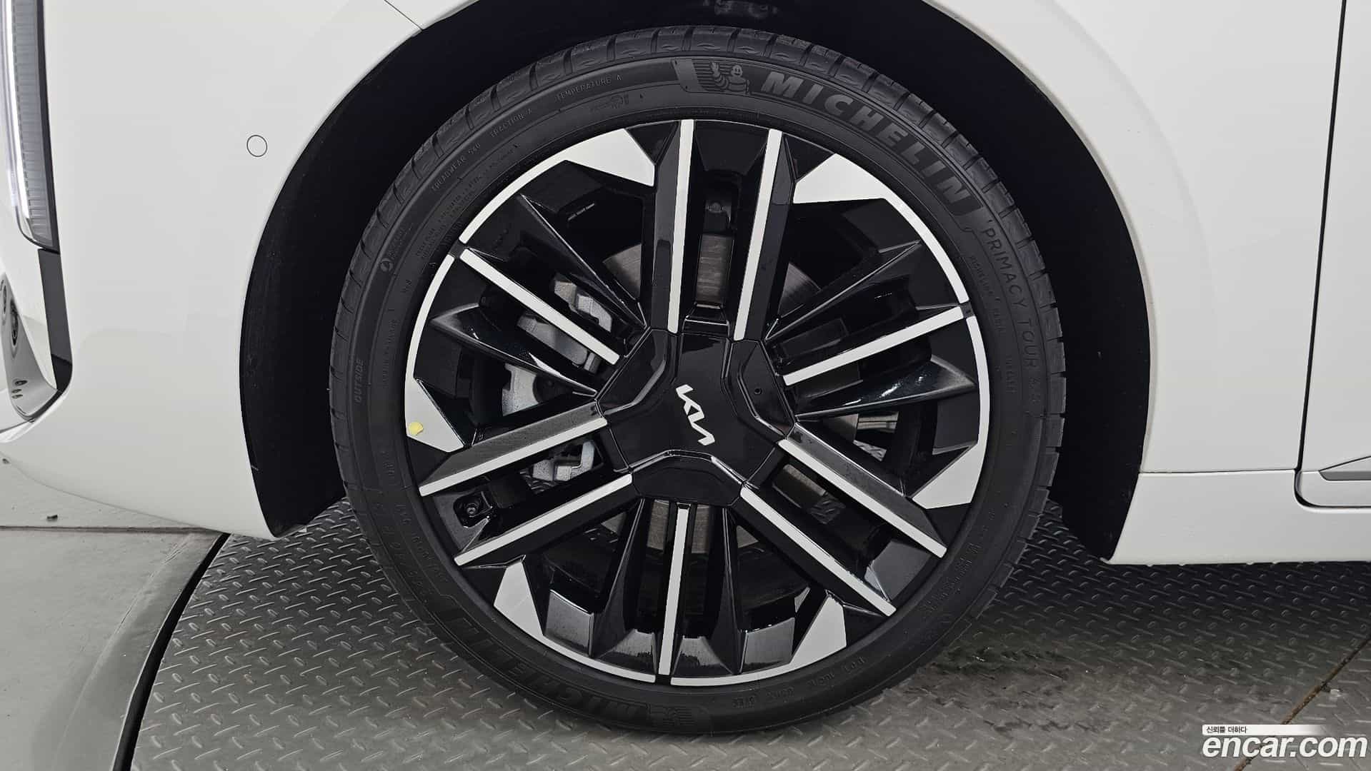 K8 Kia 2026.4-OUTER-005