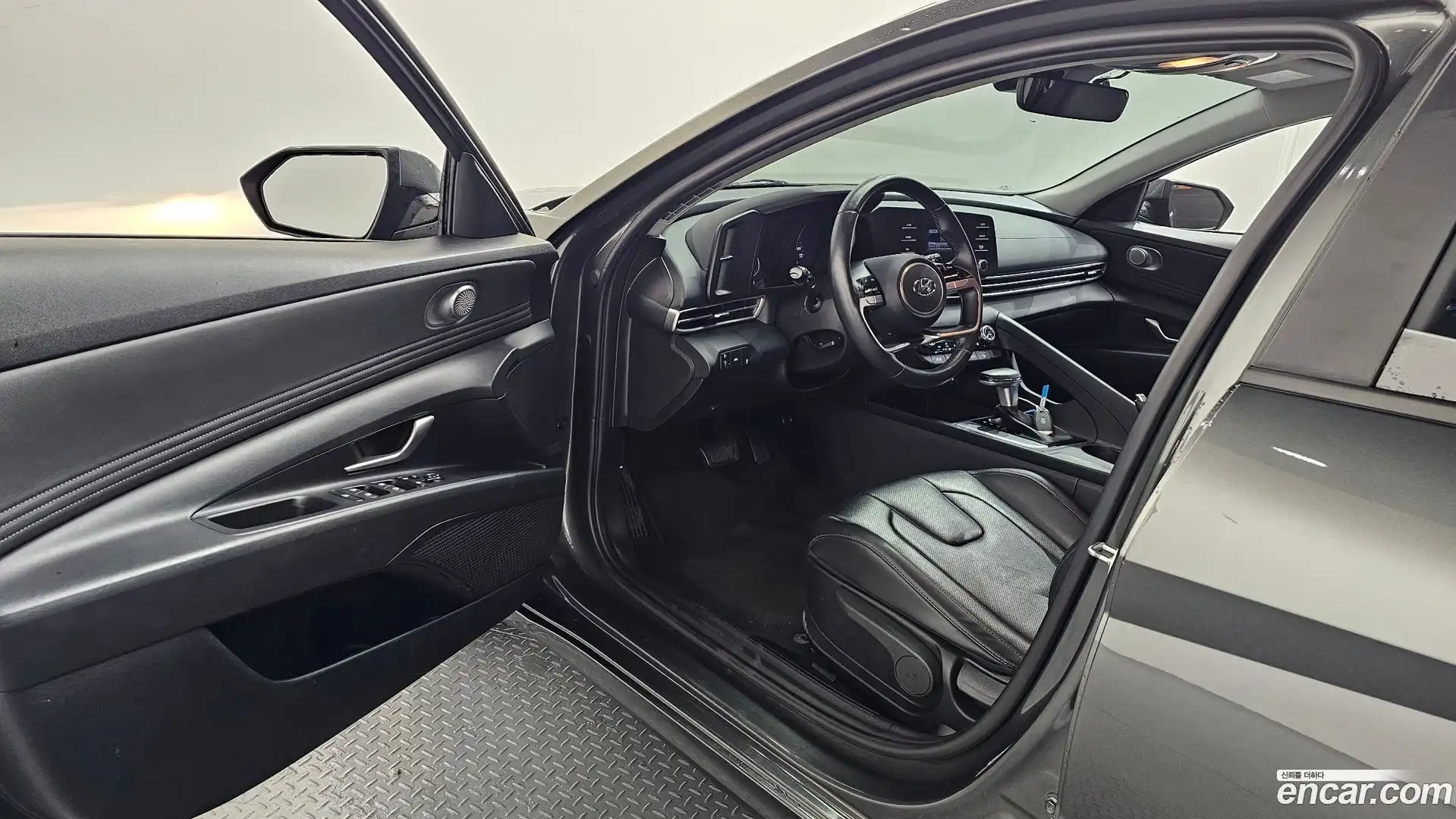 AVANTE Hyundai 2022.0-INNER-010
